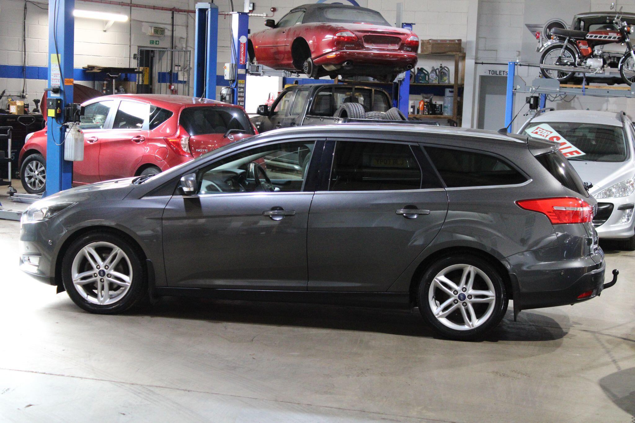 Ford Focus - Image 14