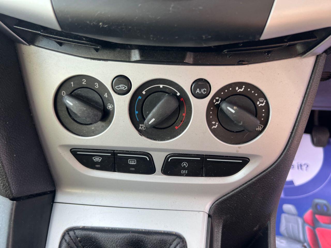 Ford Focus - Image 17