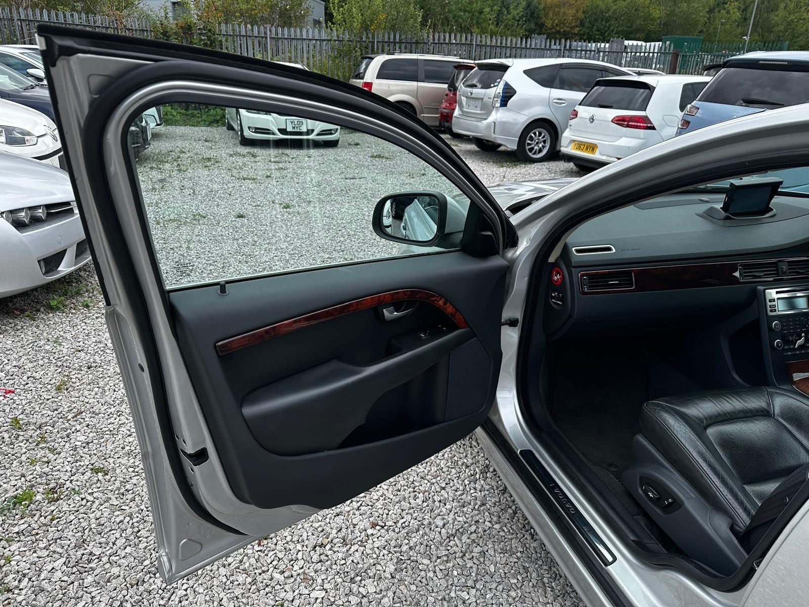 Volvo V70 - Image 10