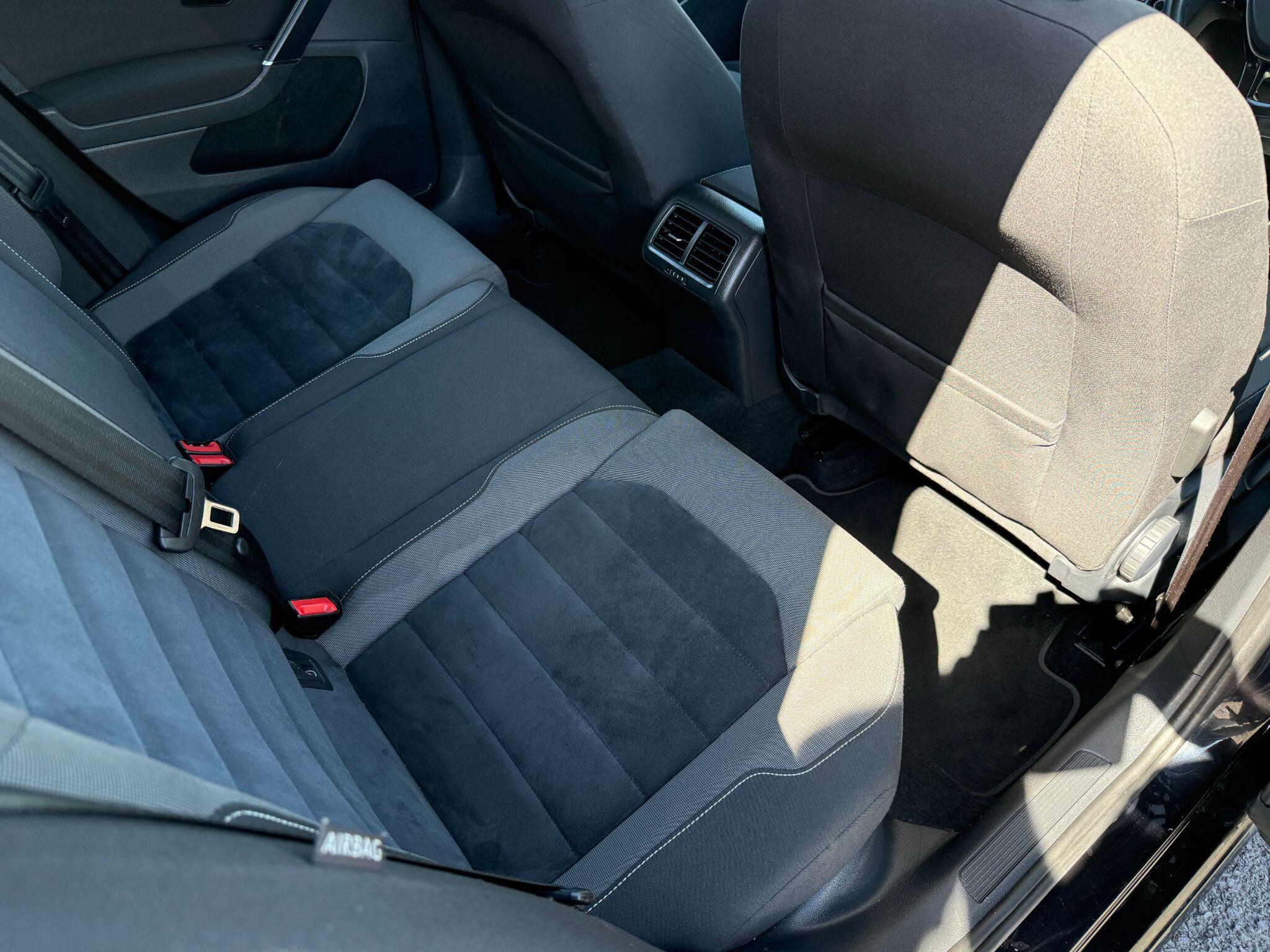 Volkswagen Golf - Image 31