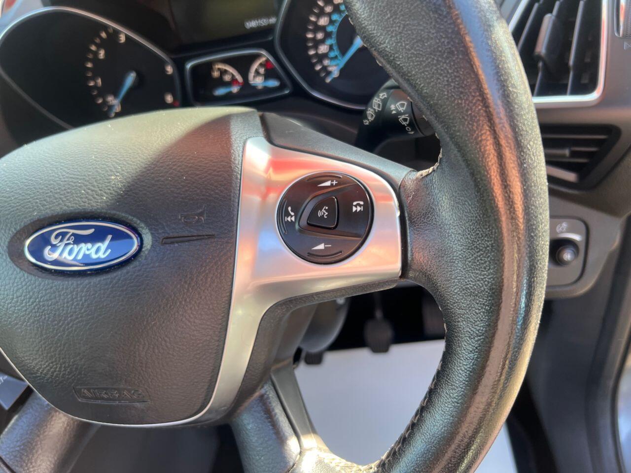 Ford Kuga - Image 29