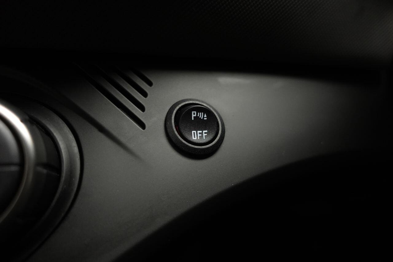 Toyota Yaris - Image 23