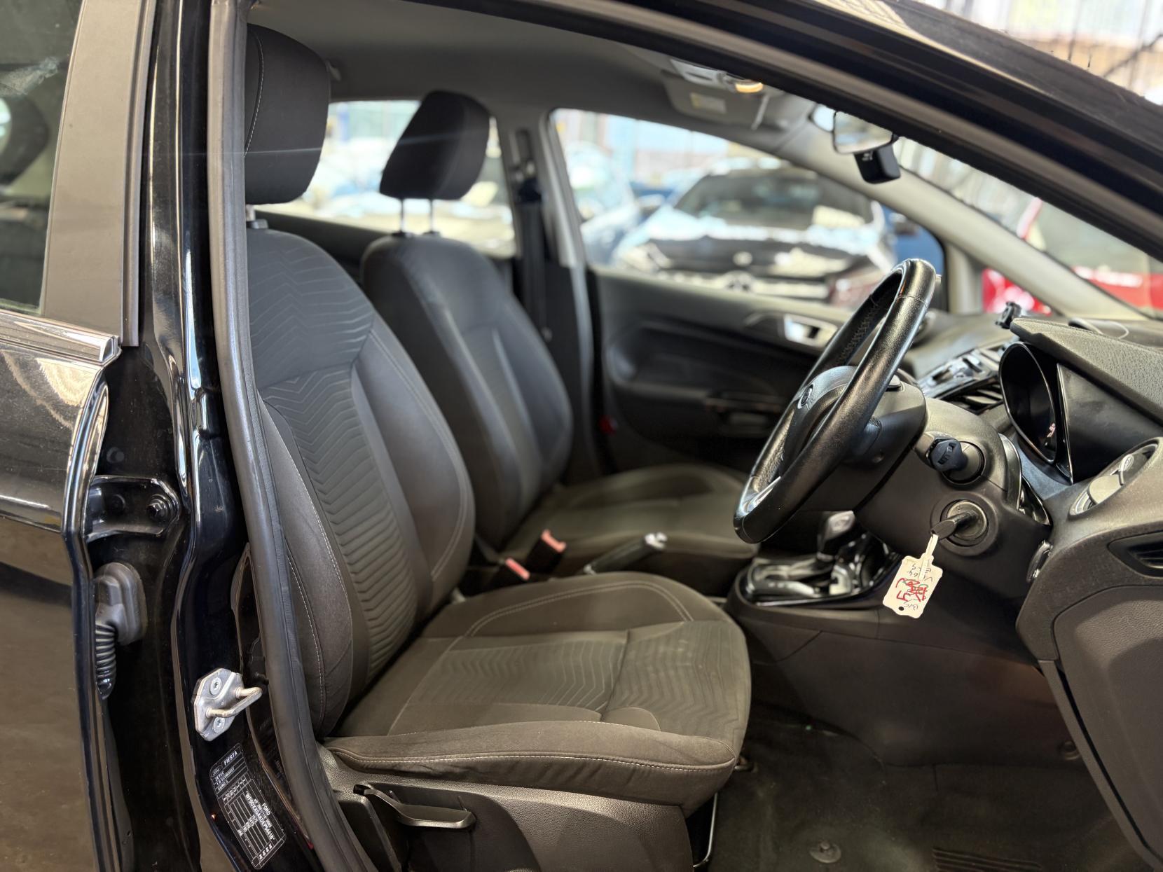 Ford Fiesta - Image 12