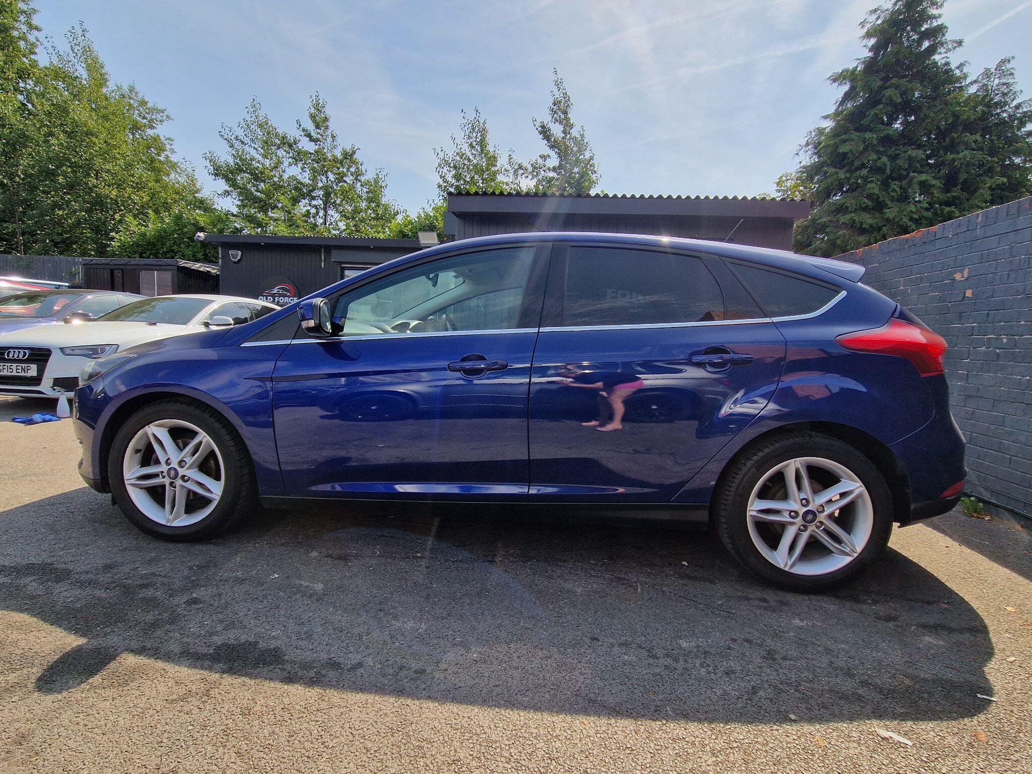 Ford Focus - Image 6