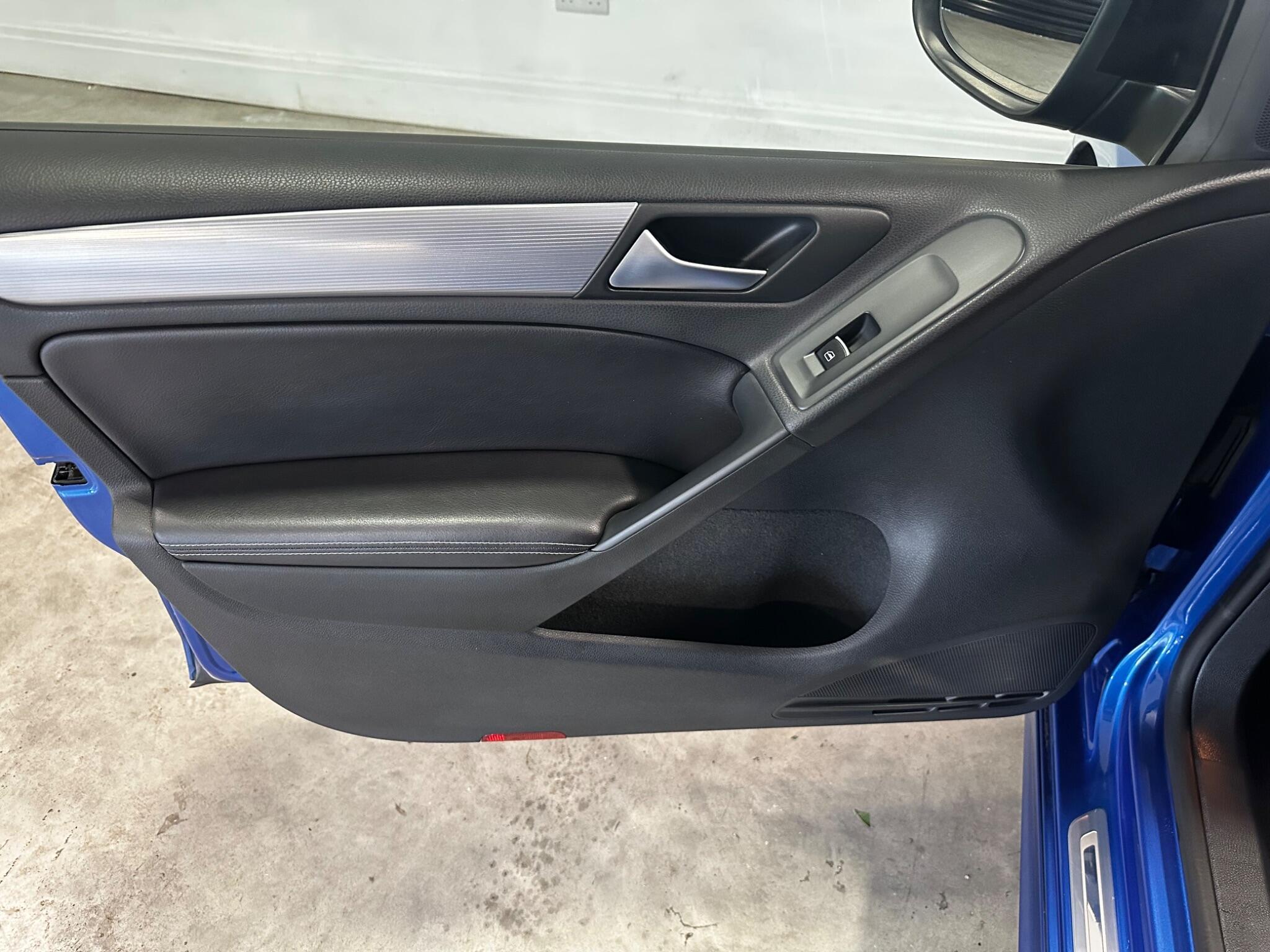 Volkswagen Golf - Image 17