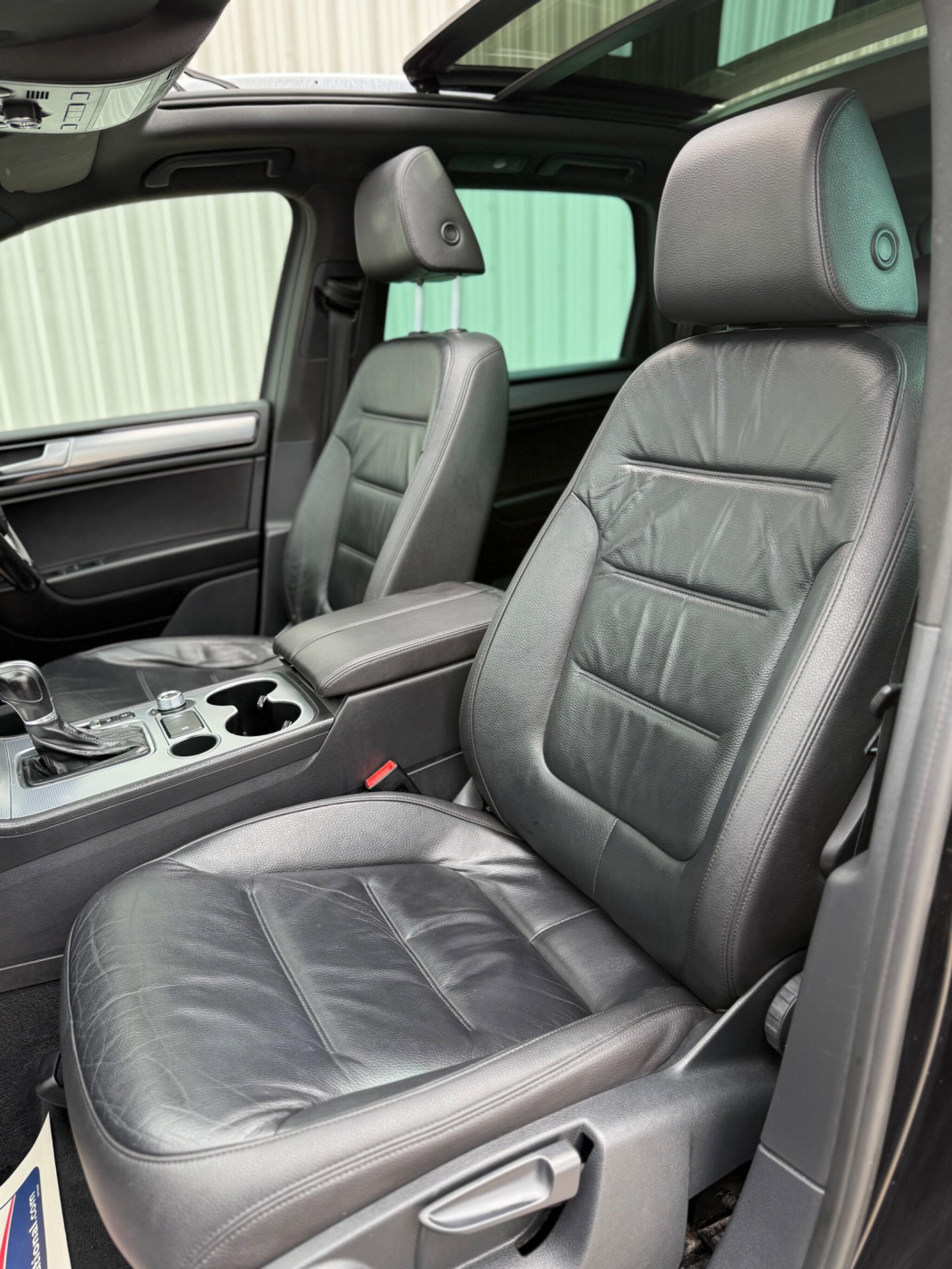 Volkswagen Touareg - Image 27