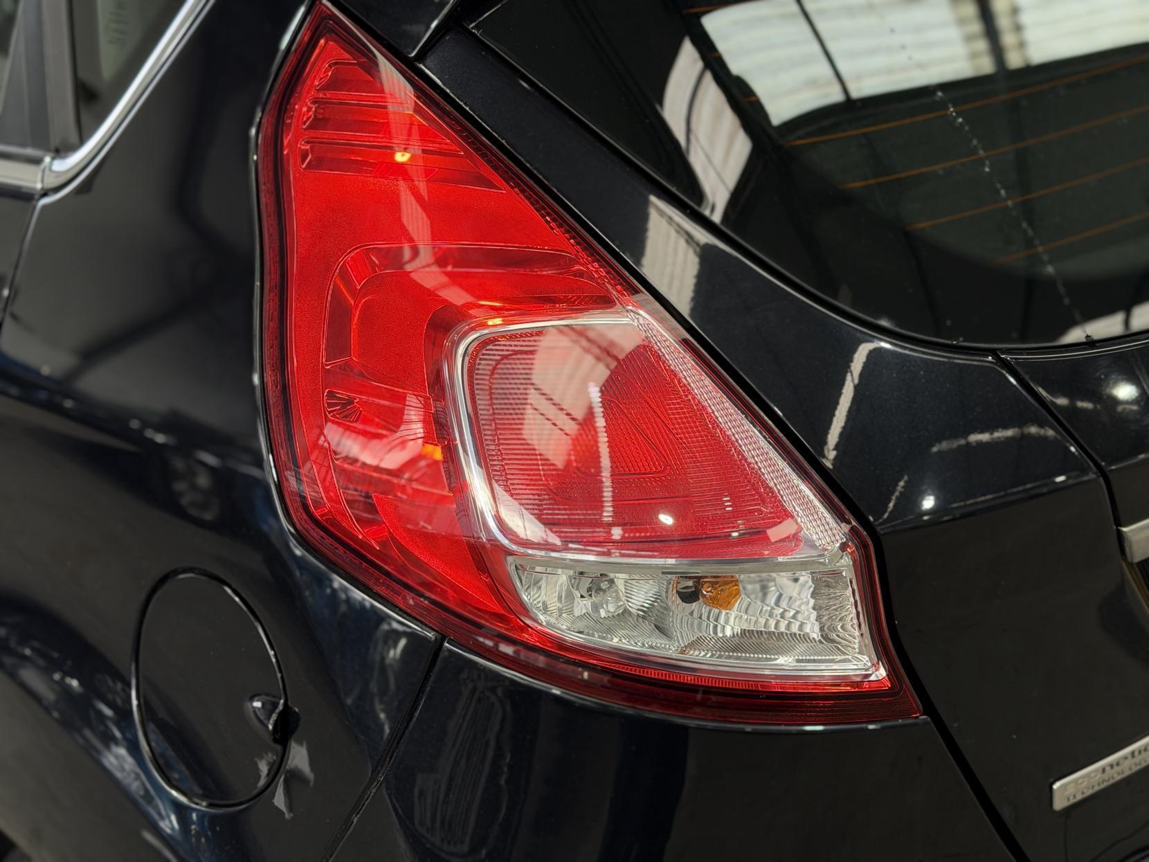 Ford Fiesta - Image 12