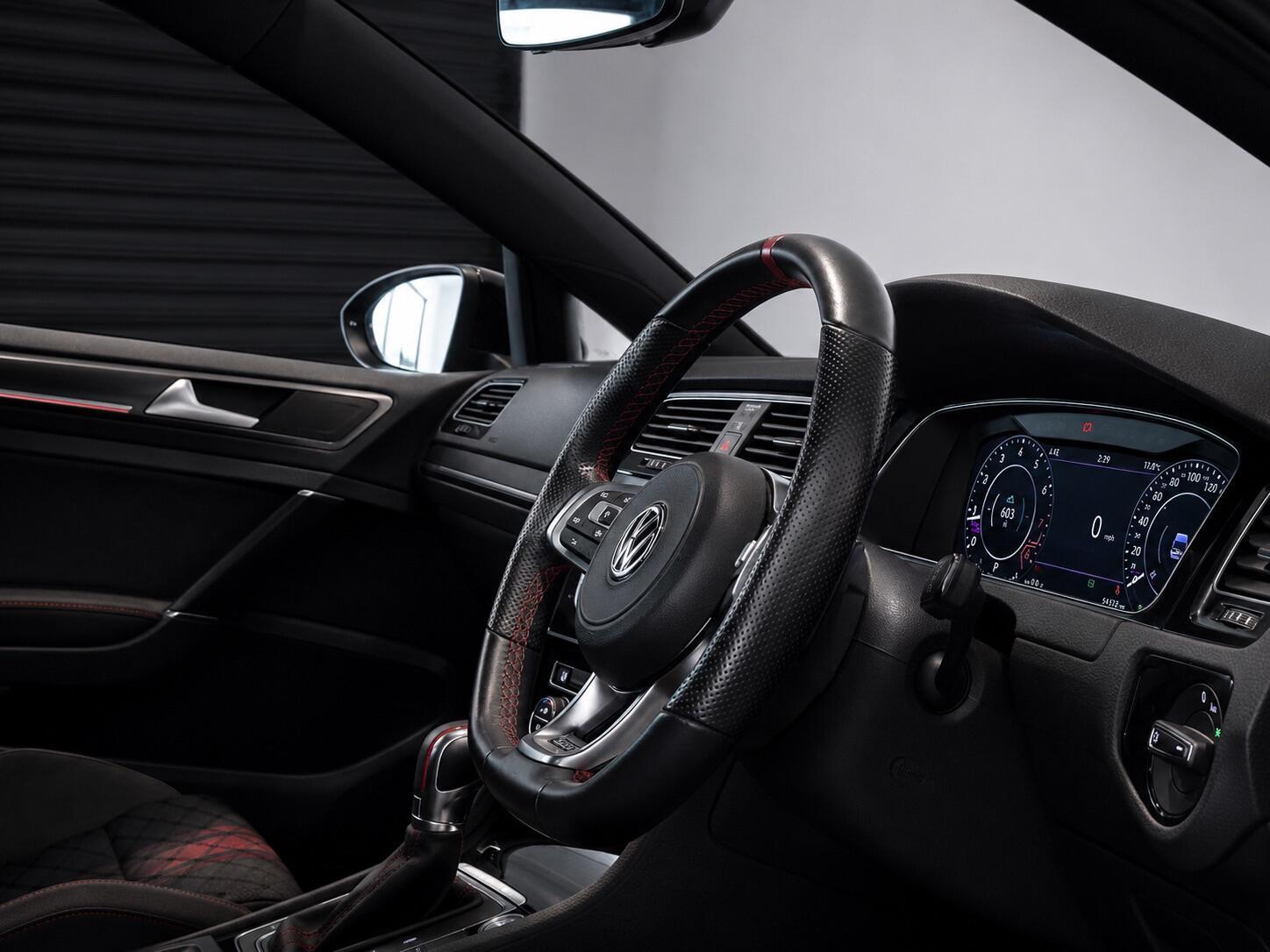 Volkswagen Golf - Image 2
