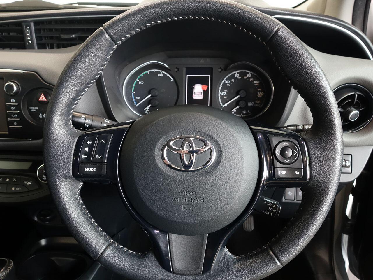 Toyota Yaris - Image 19
