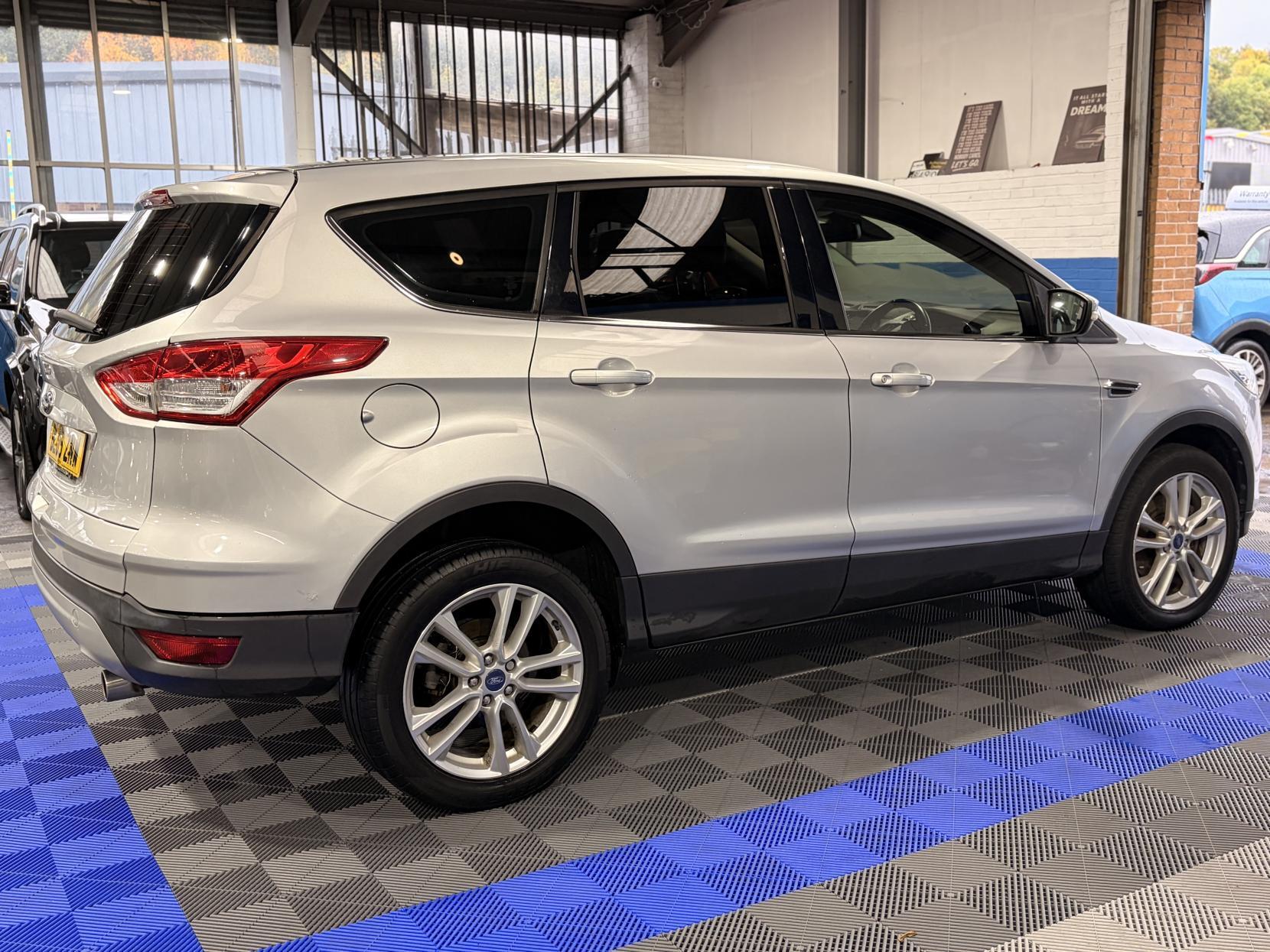 Ford Kuga - Image 8