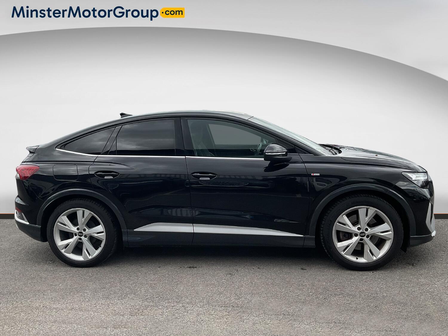 Audi Q4 E-Tron - Image 2