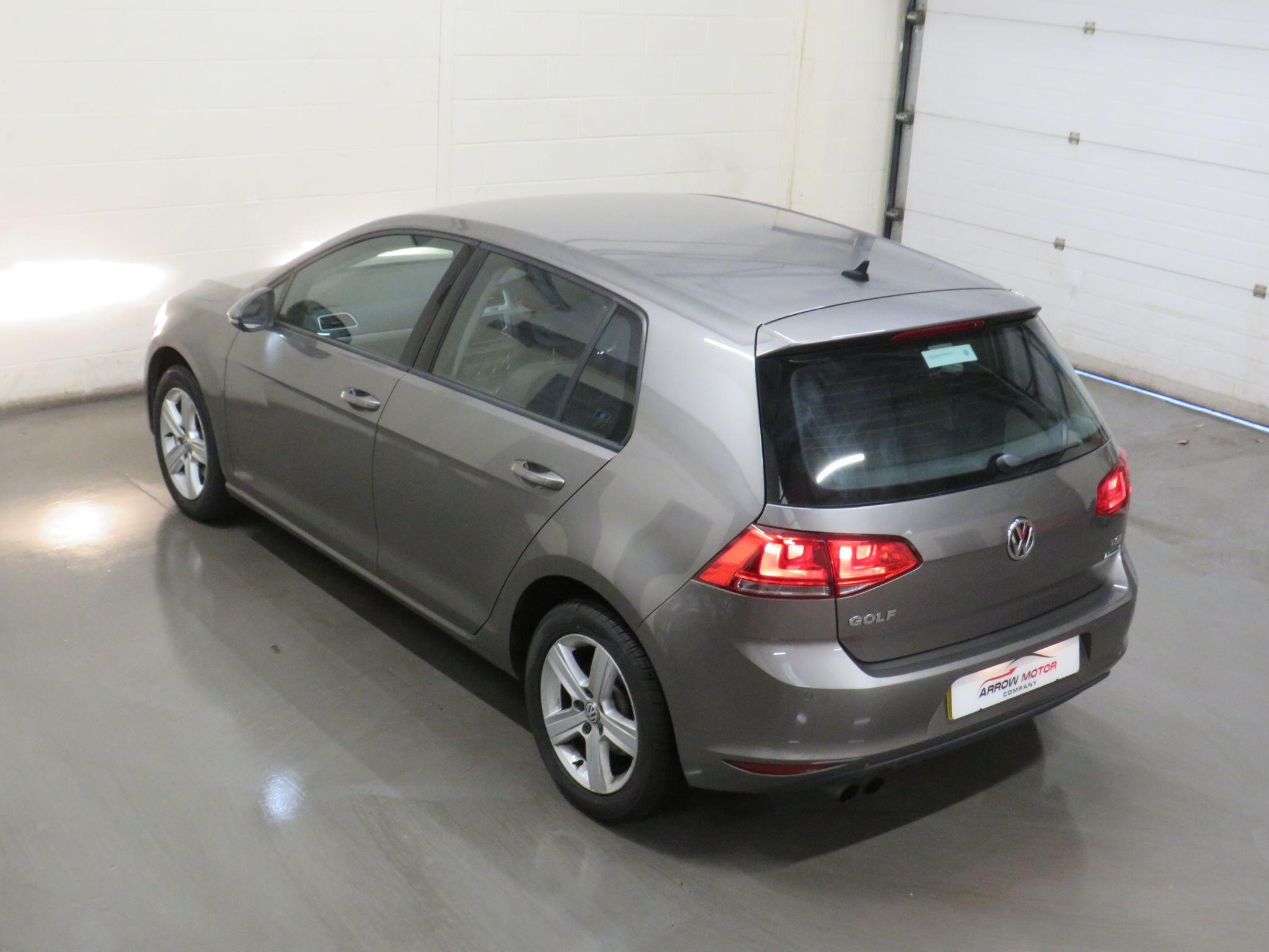 Volkswagen Golf - Image 14