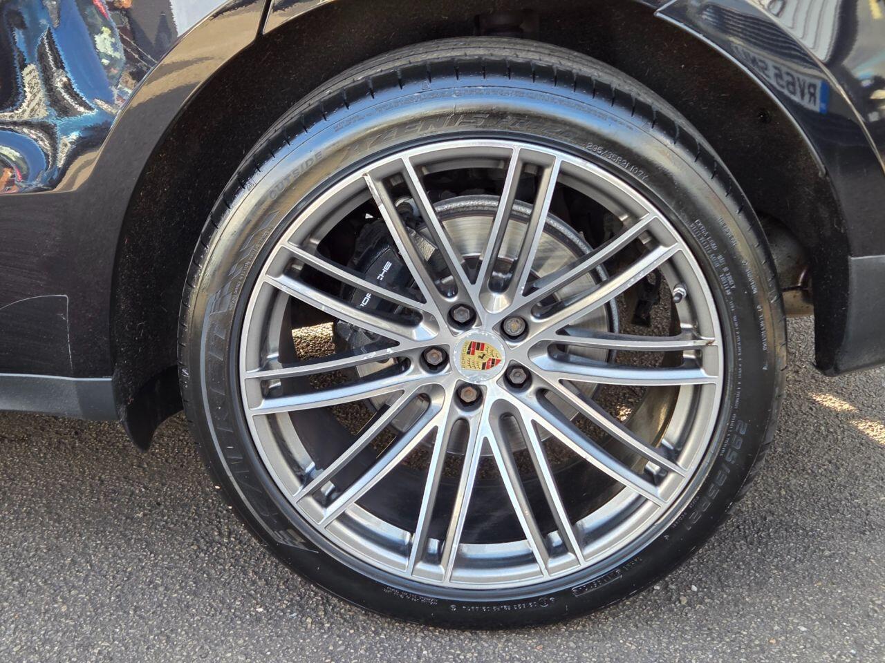 Porsche Macan - Image 39