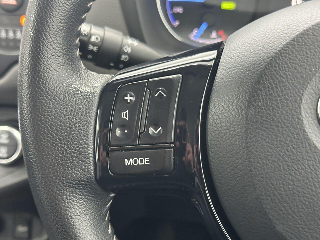 Toyota Yaris - Image 19