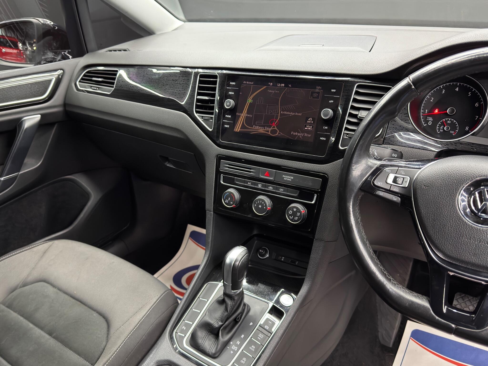 Volkswagen GOLF SV - Image 23