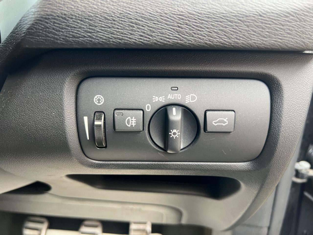 Volvo V40 - Image 27