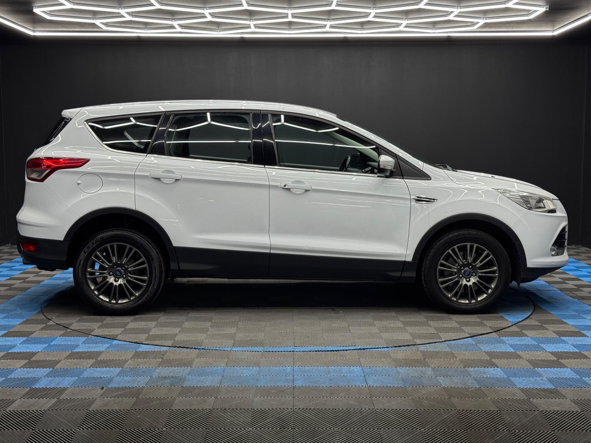 Ford Kuga - Image 4