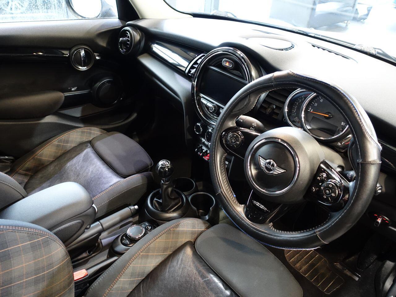 MINI Hatch - Image 2