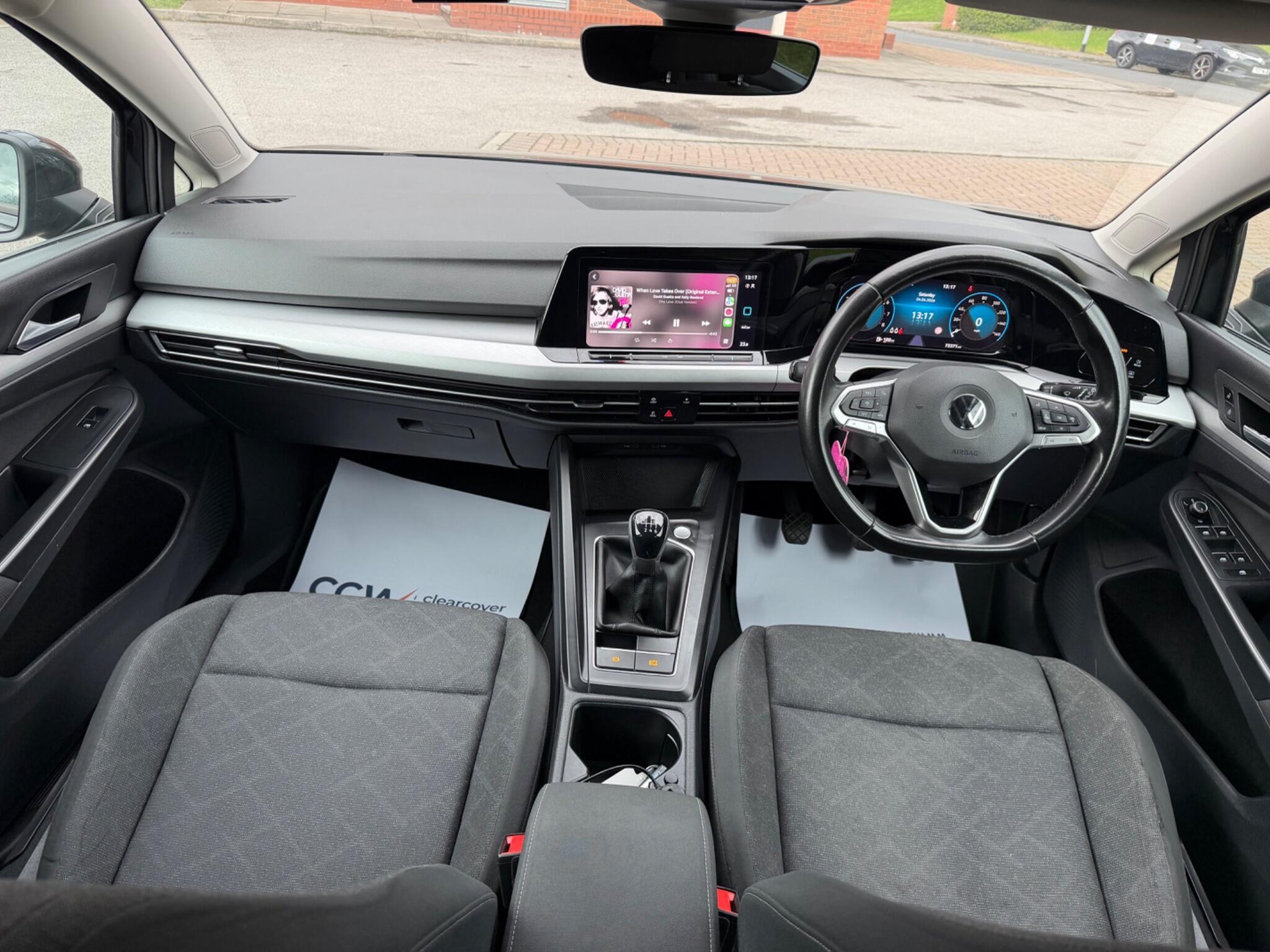 Volkswagen Golf - Image 4