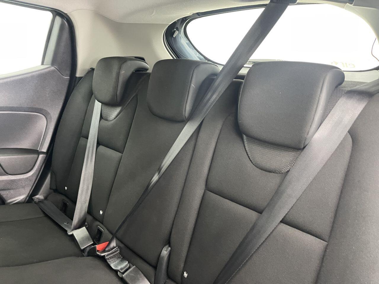 Renault Clio - Image 26