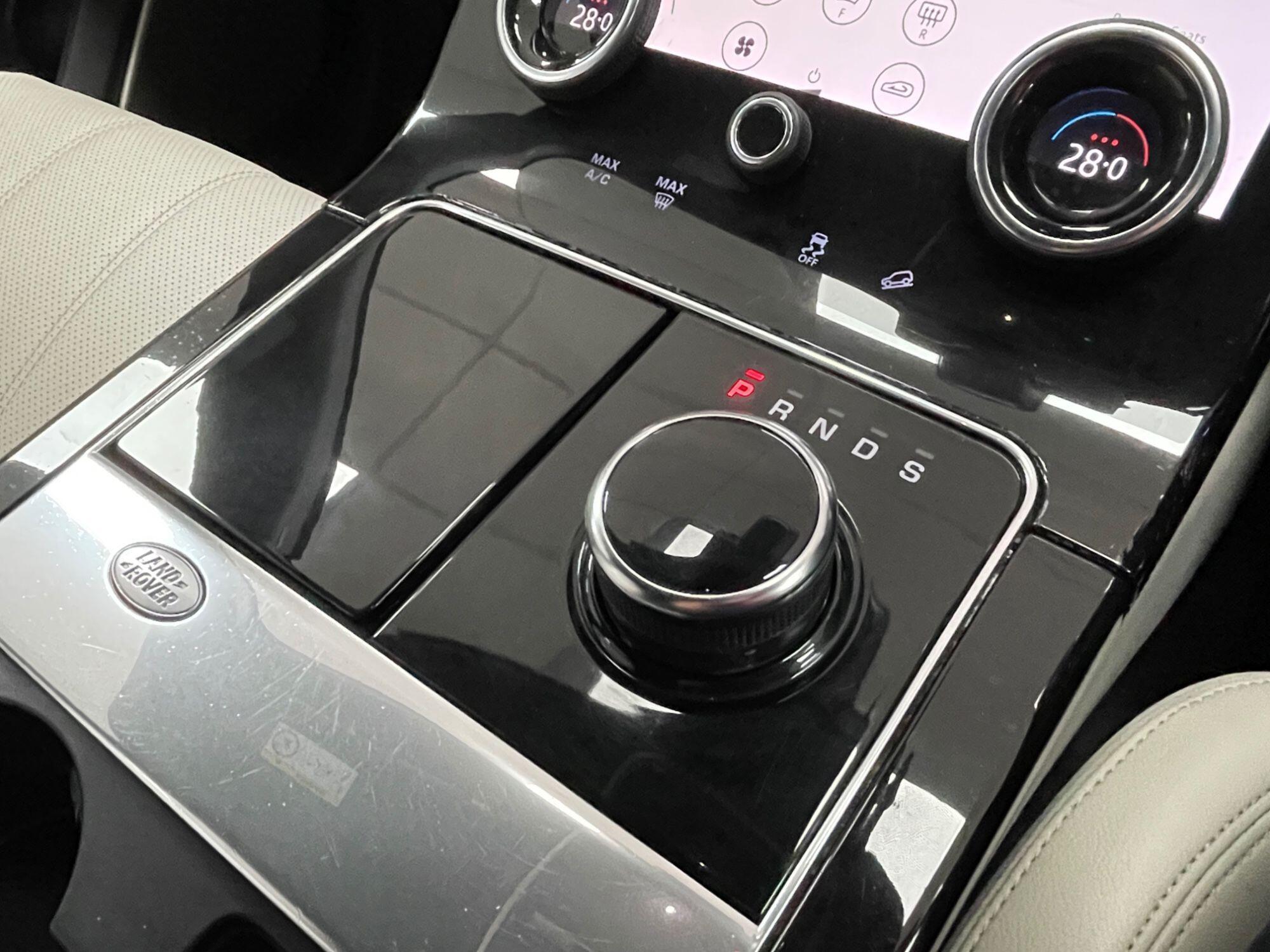 Land Rover Range Rover Velar - Image 50