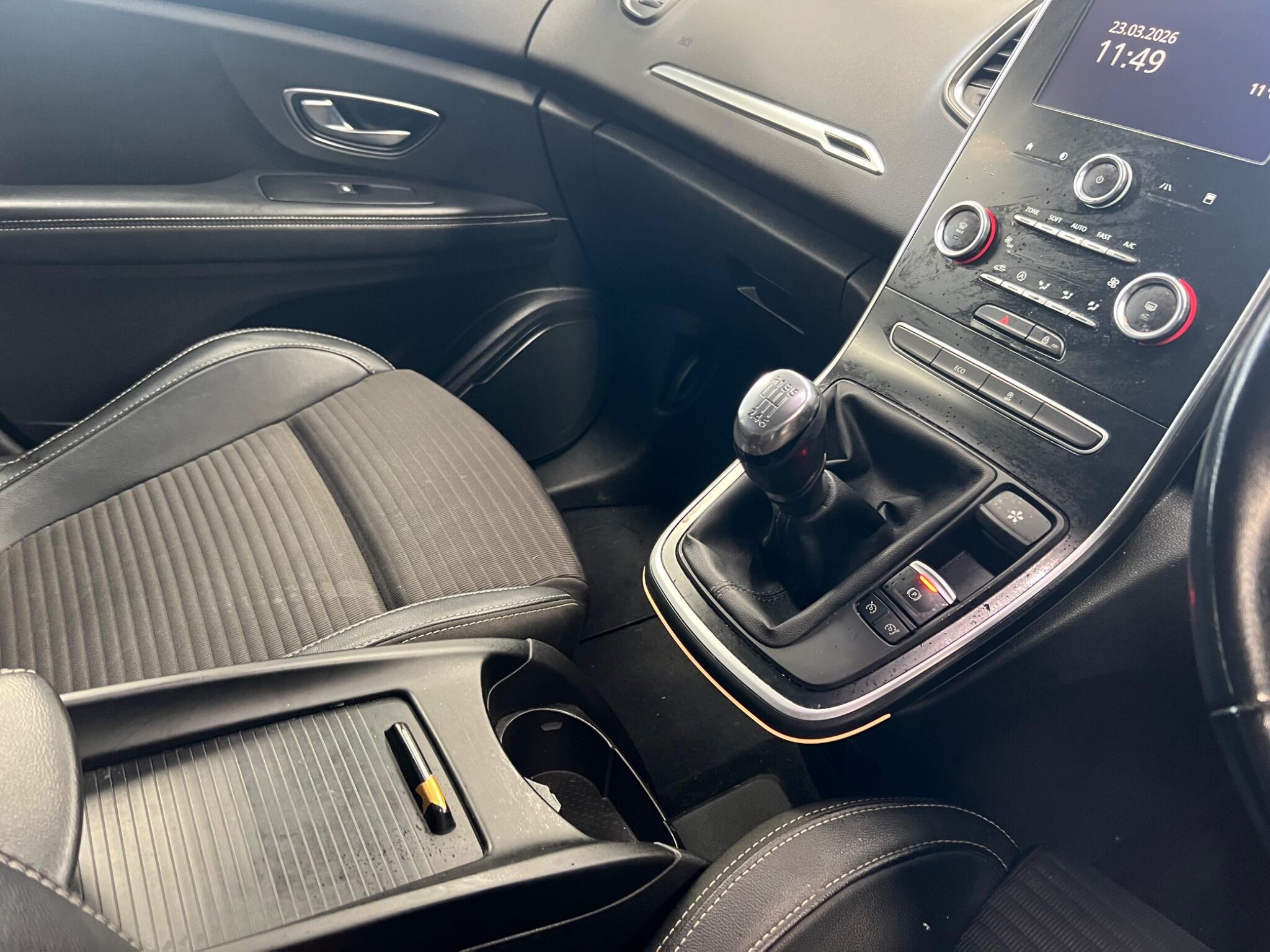 Renault Grand Scenic - Image 20