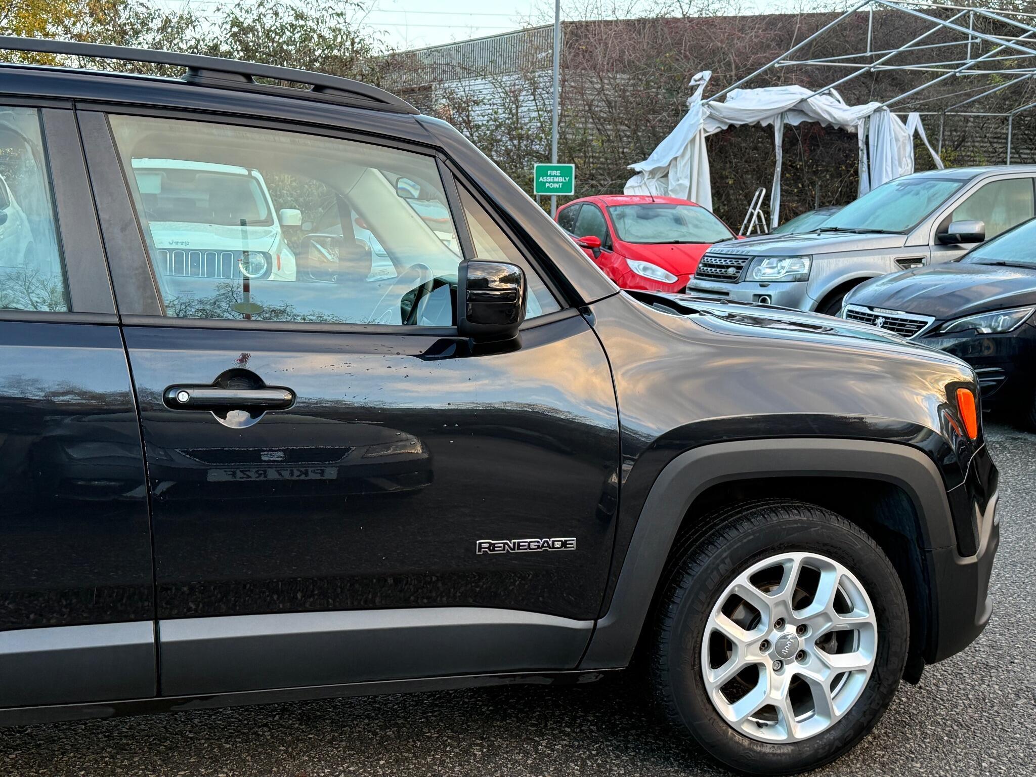 Jeep Renegade - Image 18