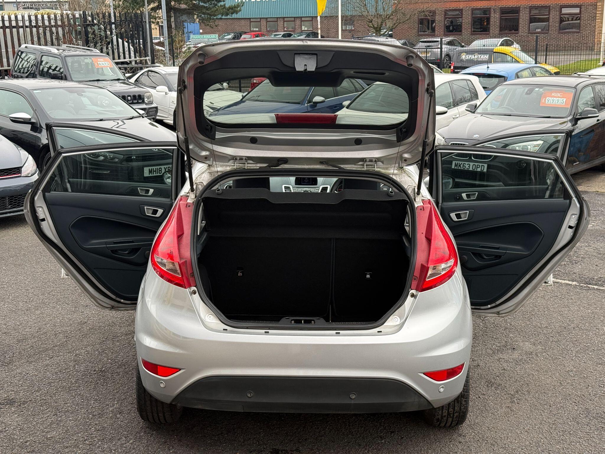 Ford Fiesta - Image 30