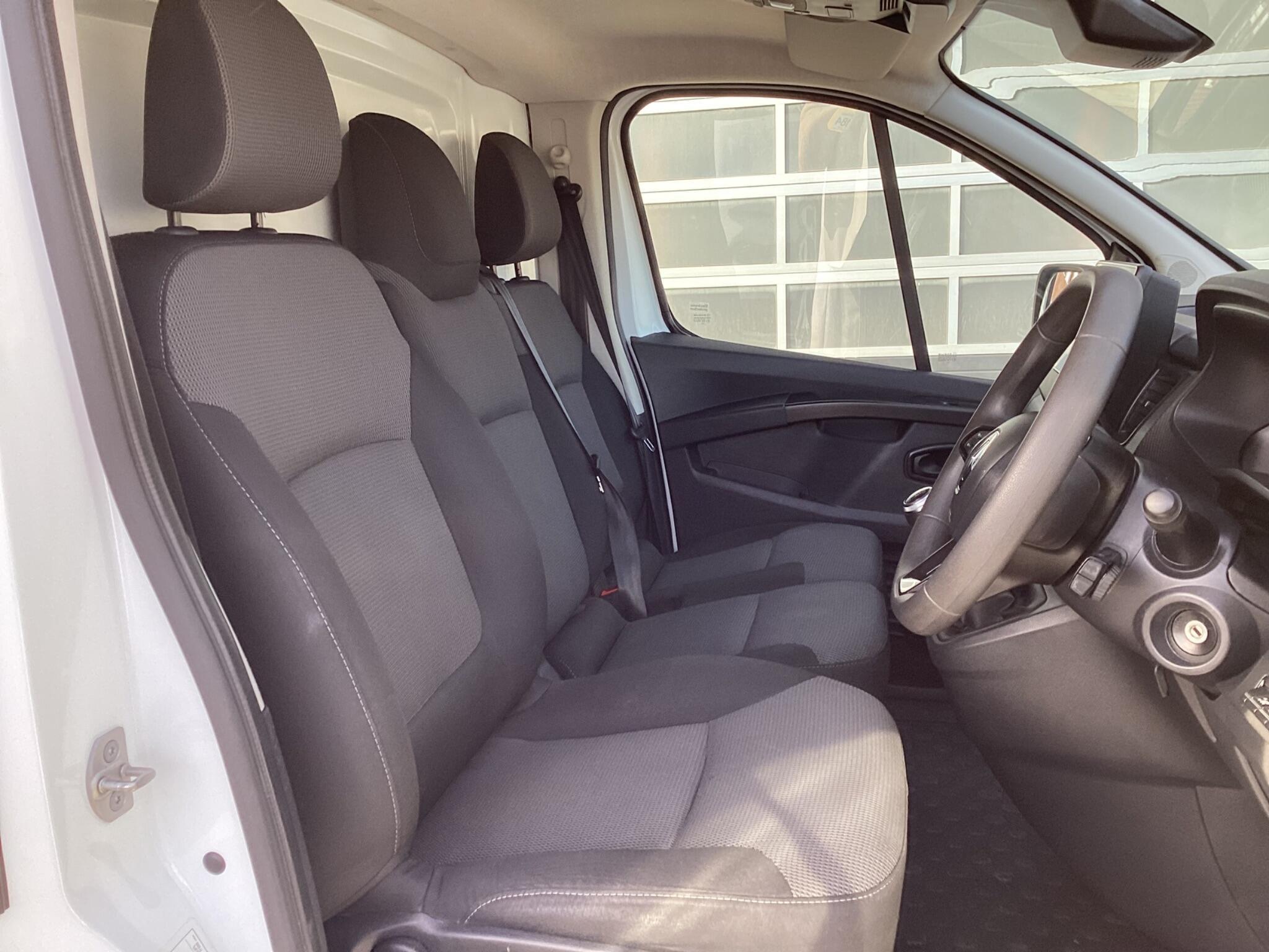 Renault Trafic - Image 20