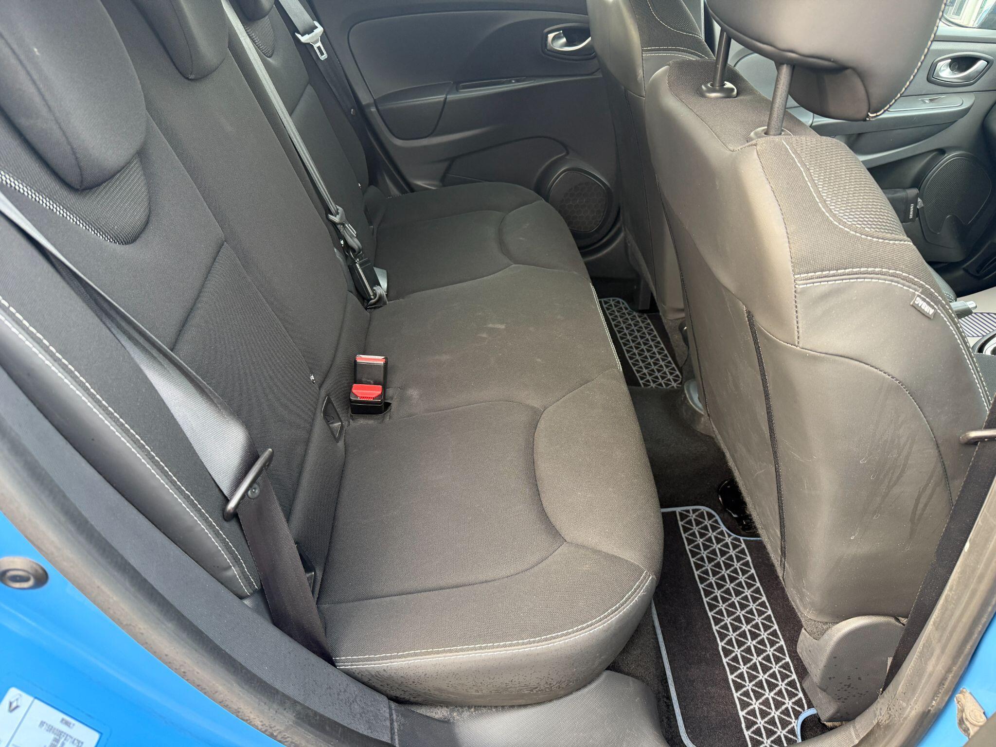 Renault Clio - Image 34