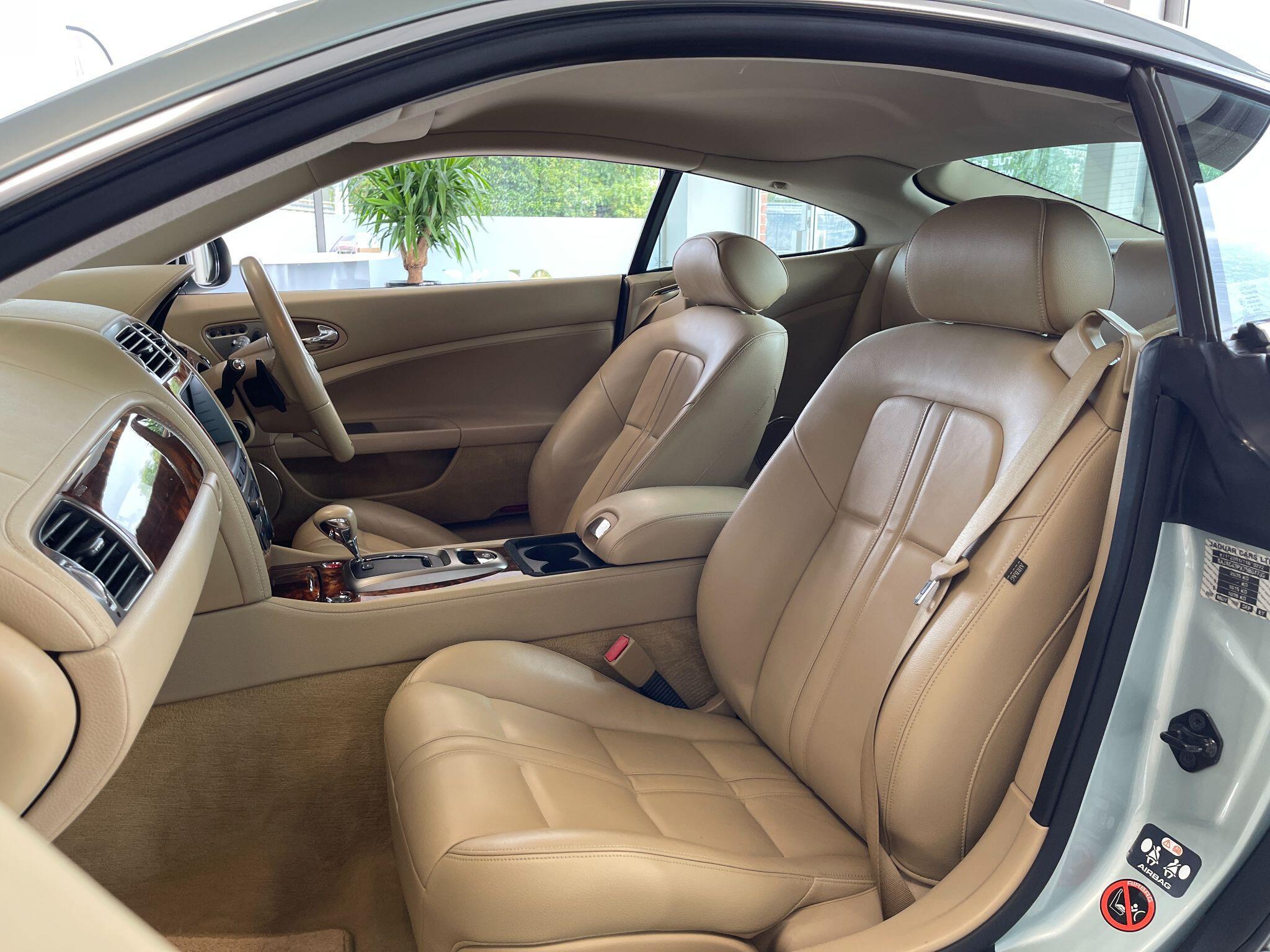 Jaguar XK - Image 21