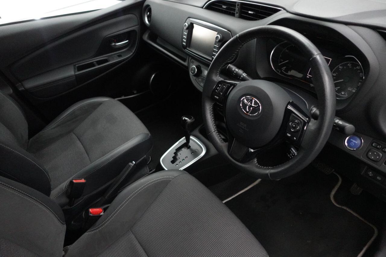 Toyota Yaris - Image 15