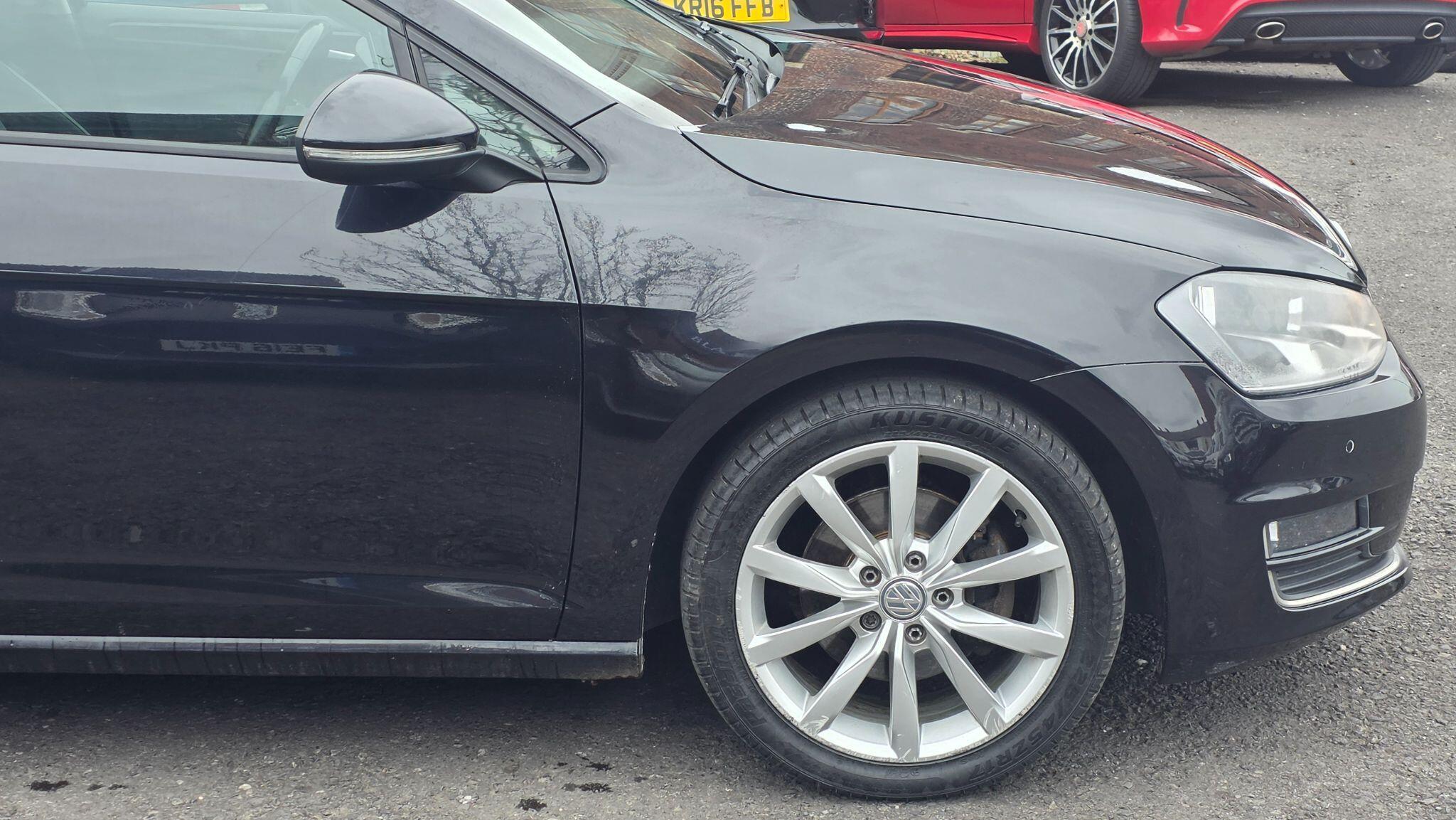 Volkswagen Golf - Image 9