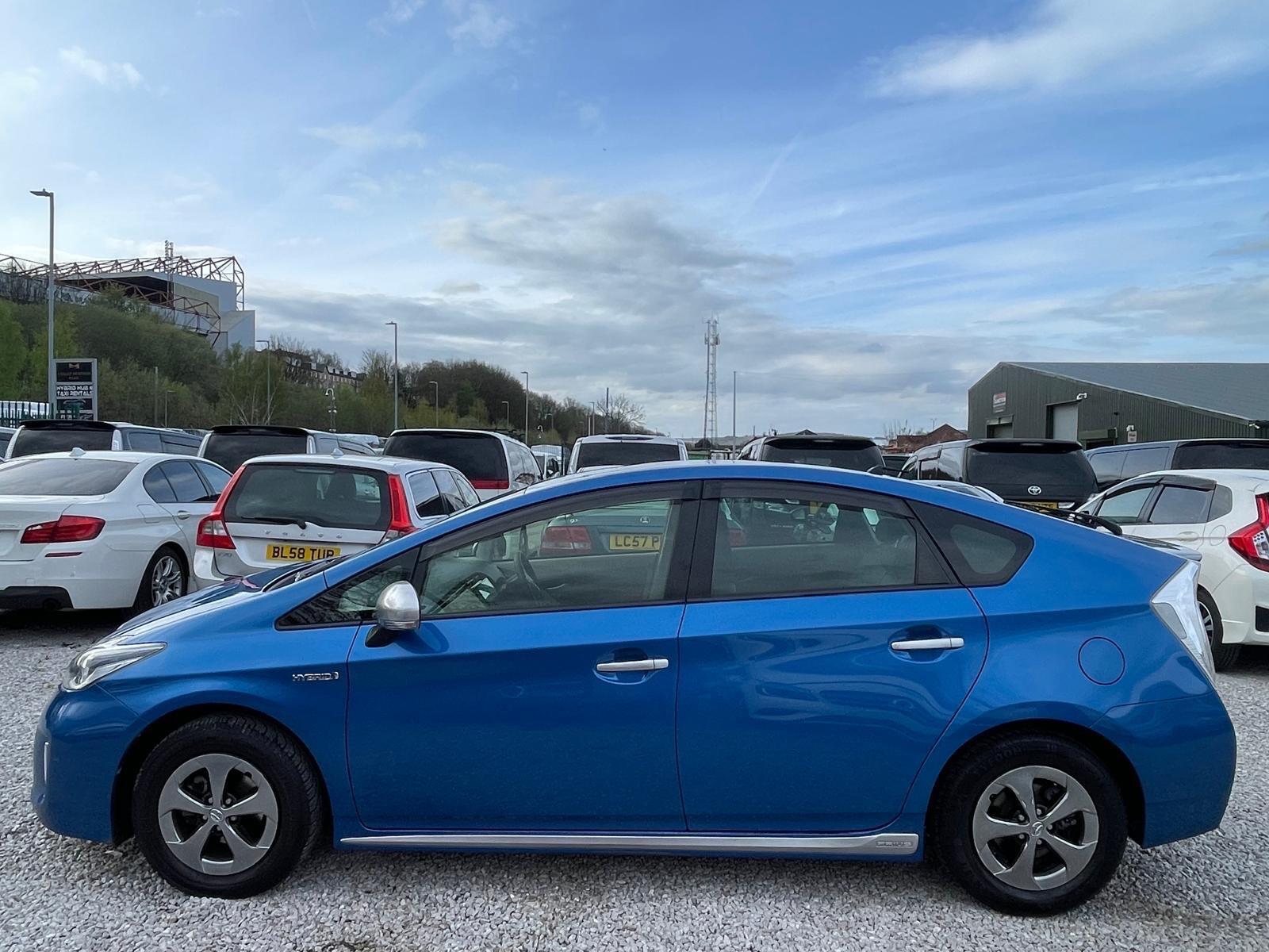 Toyota Prius - Image 5