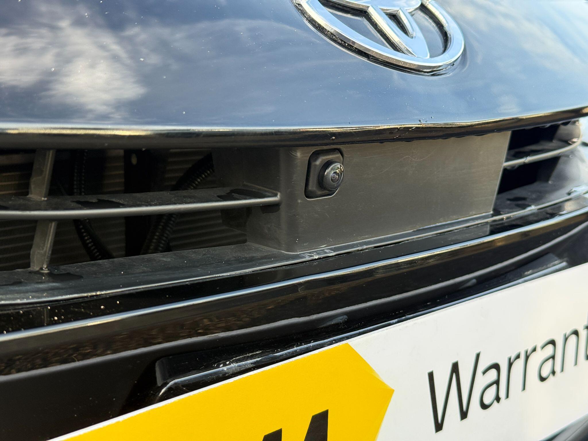 Toyota Prius - Image 12