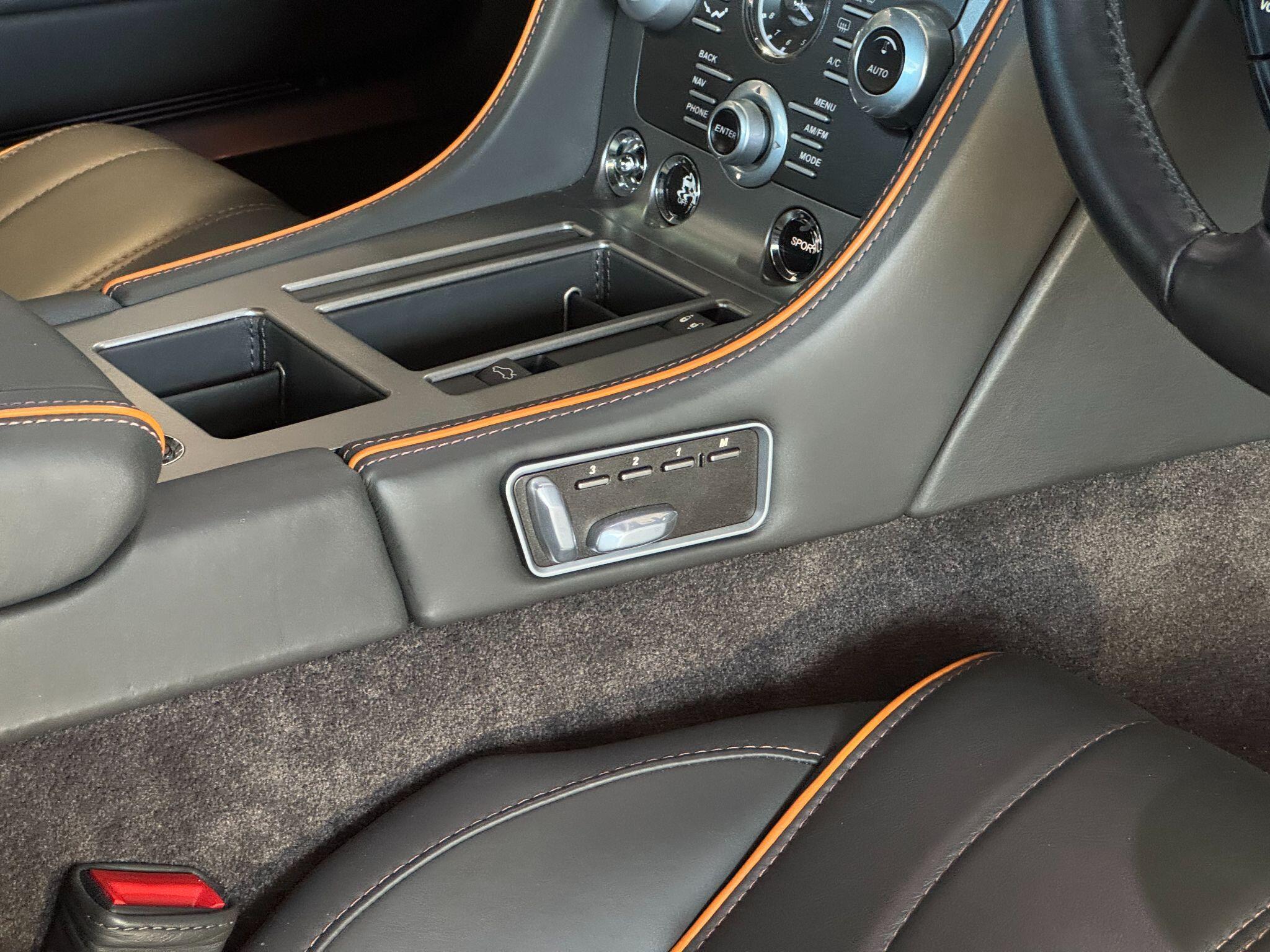Aston Martin Virage - Image 30