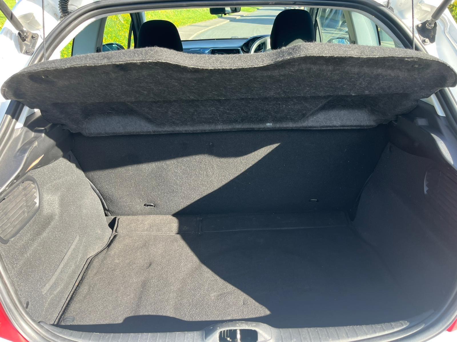 Peugeot 208 - Image 9