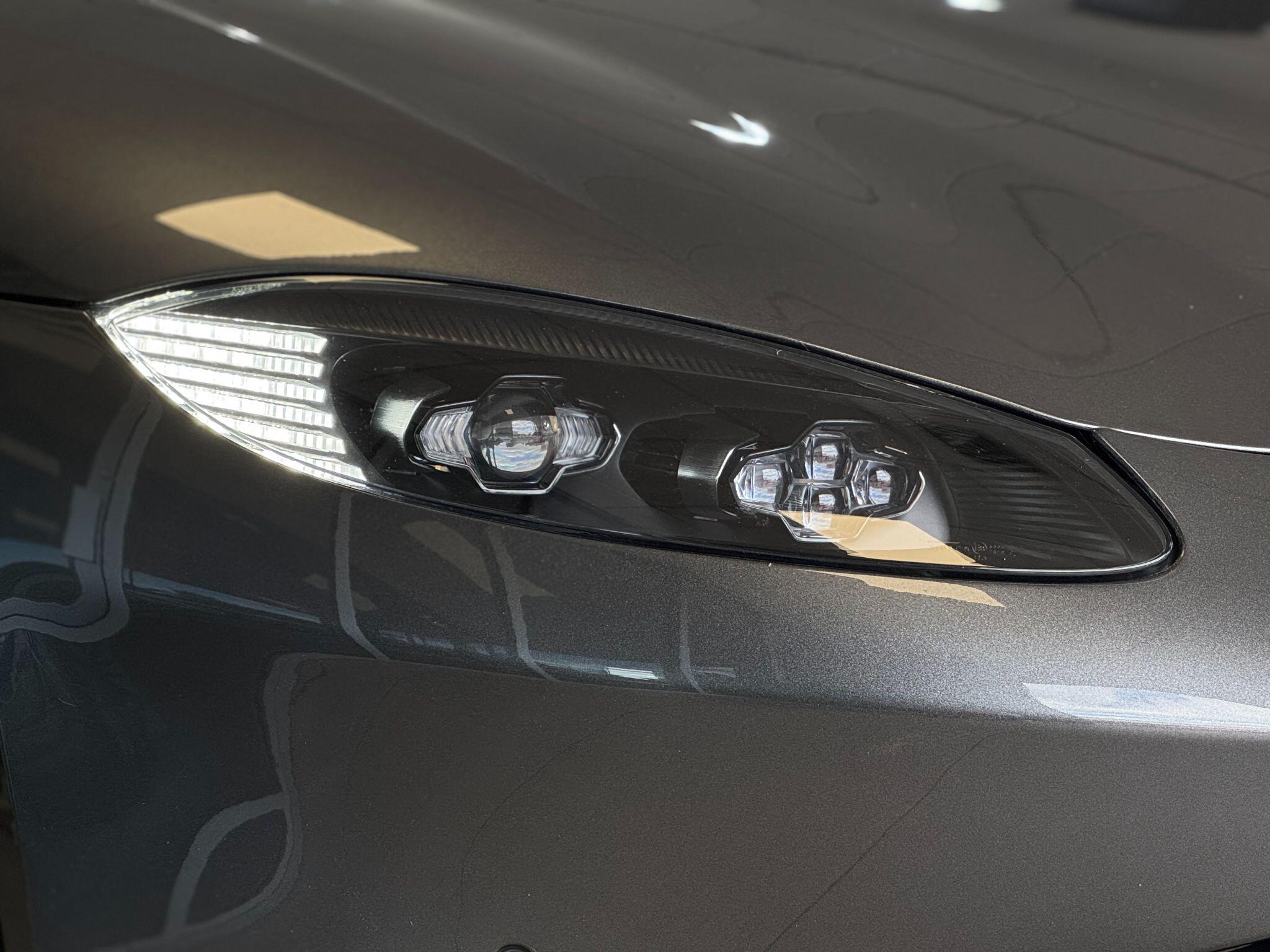 Aston Martin Vantage - Image 8