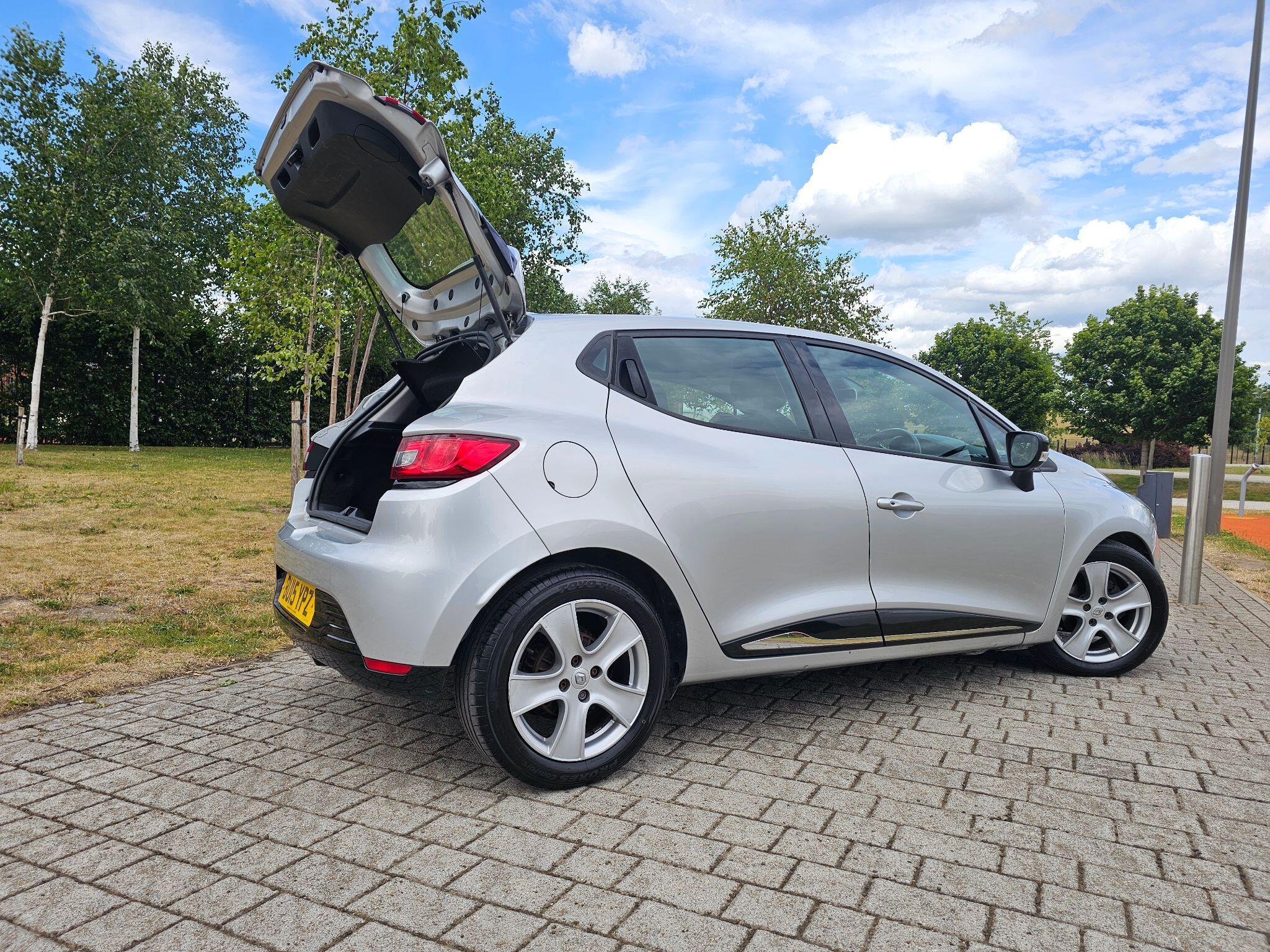 Renault Clio - Image 9