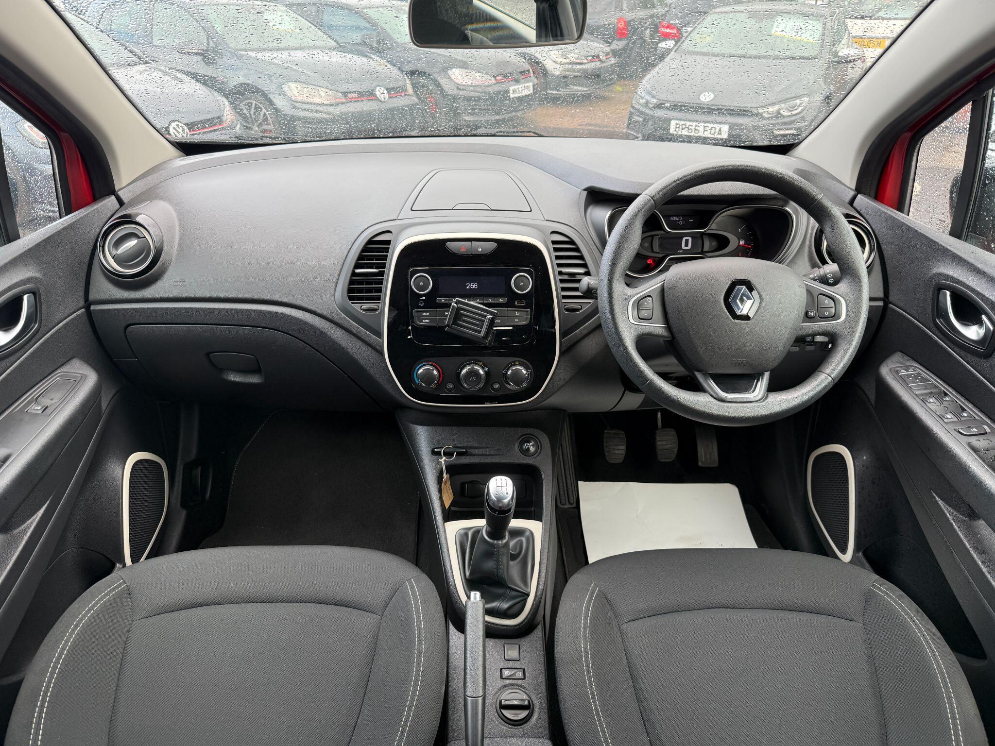 Renault Captur - Image 3