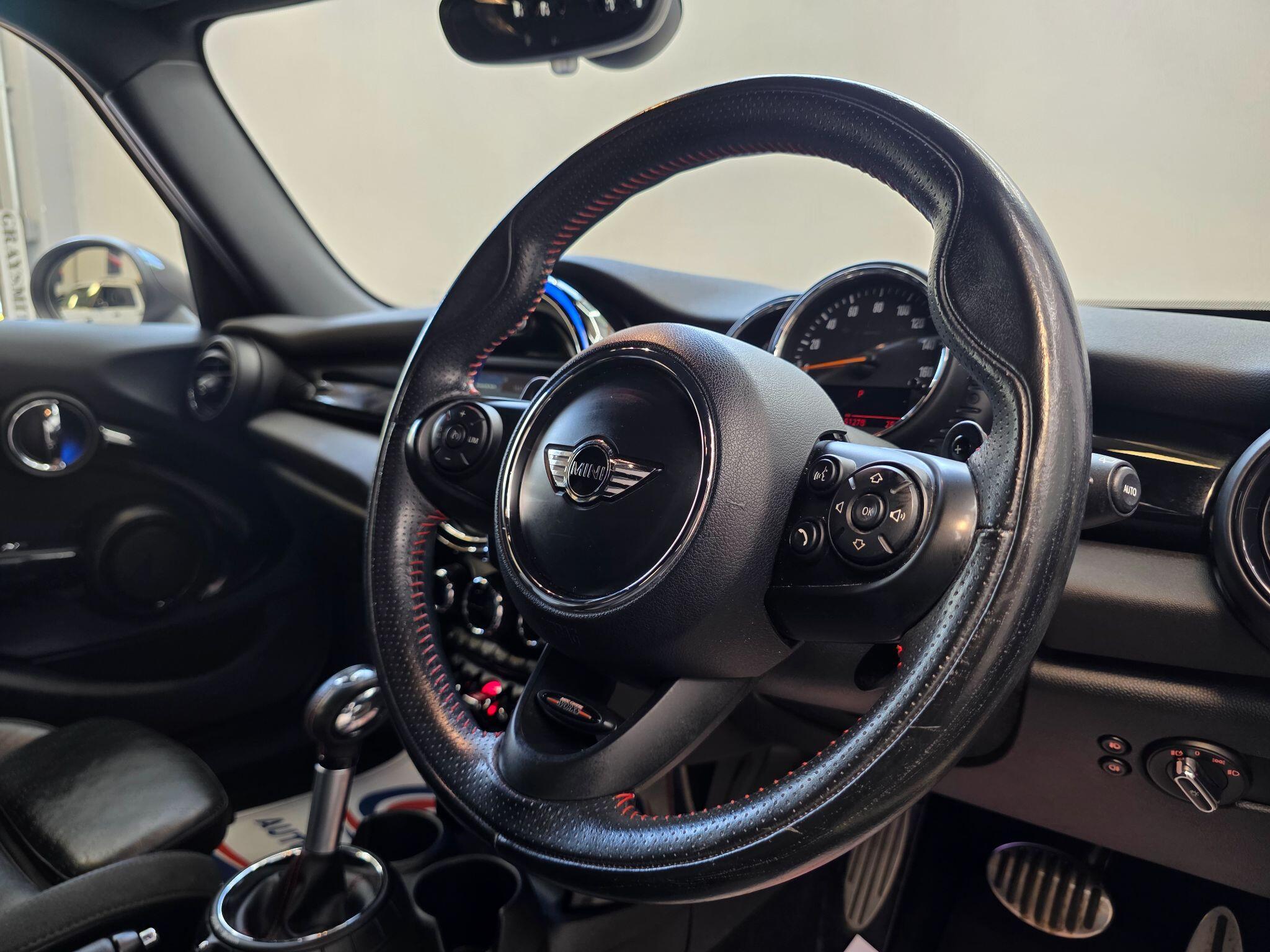 MINI Hatch - Image 13