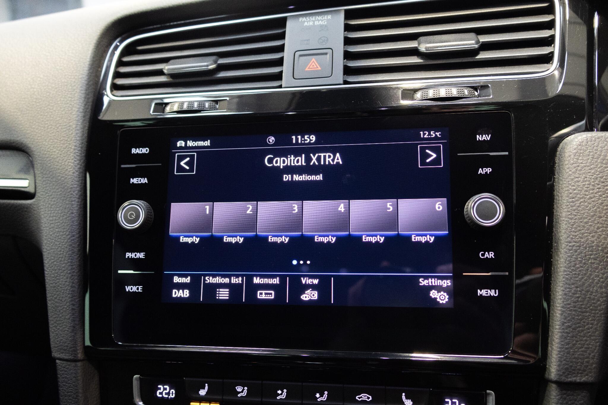 Volkswagen Golf - Image 16