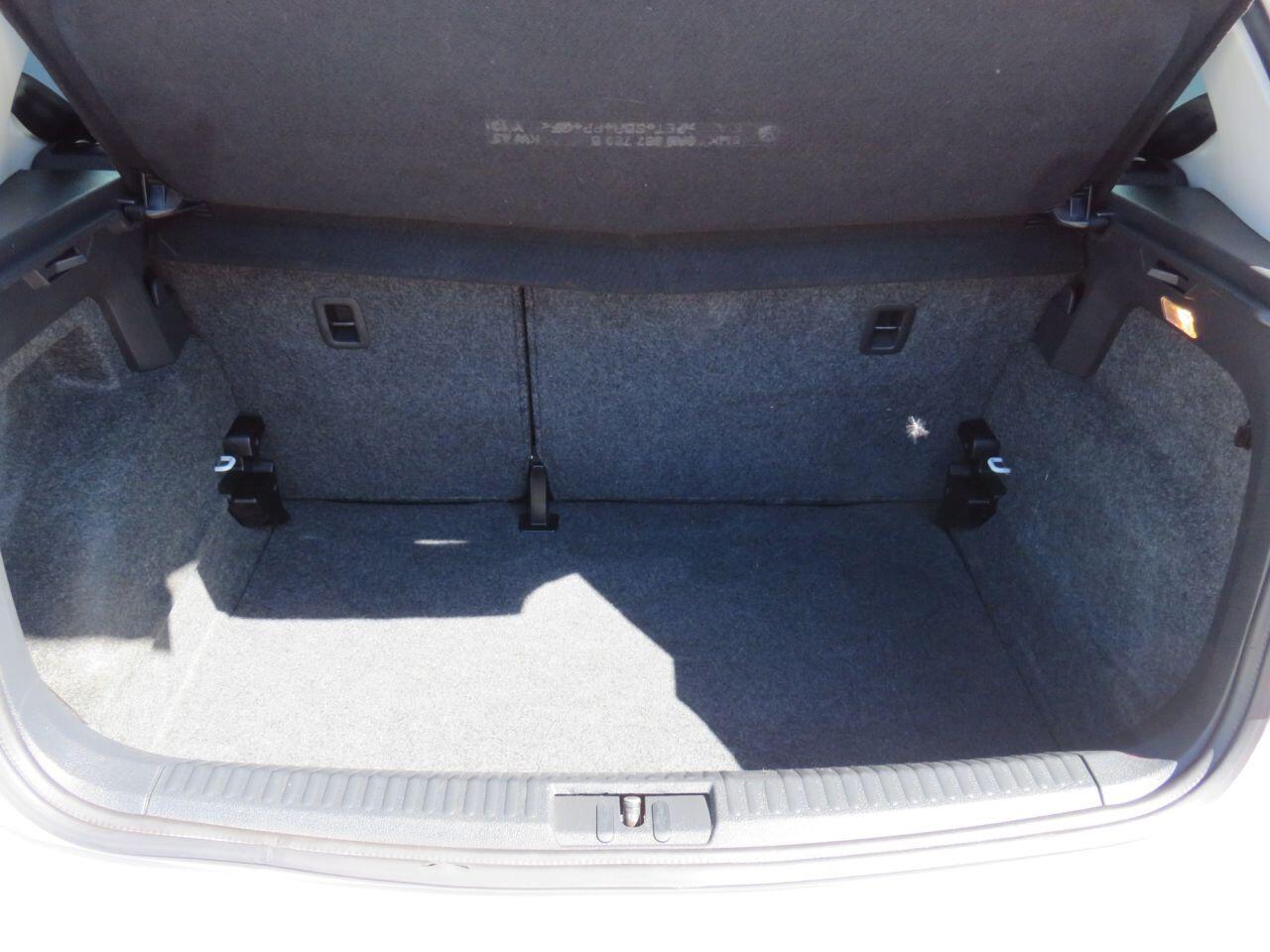 Volkswagen Polo - Image 11
