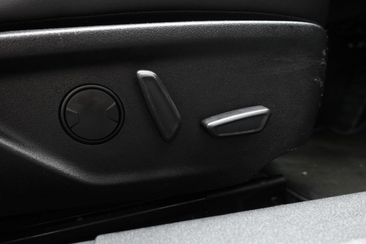 Ford Focus - Image 21