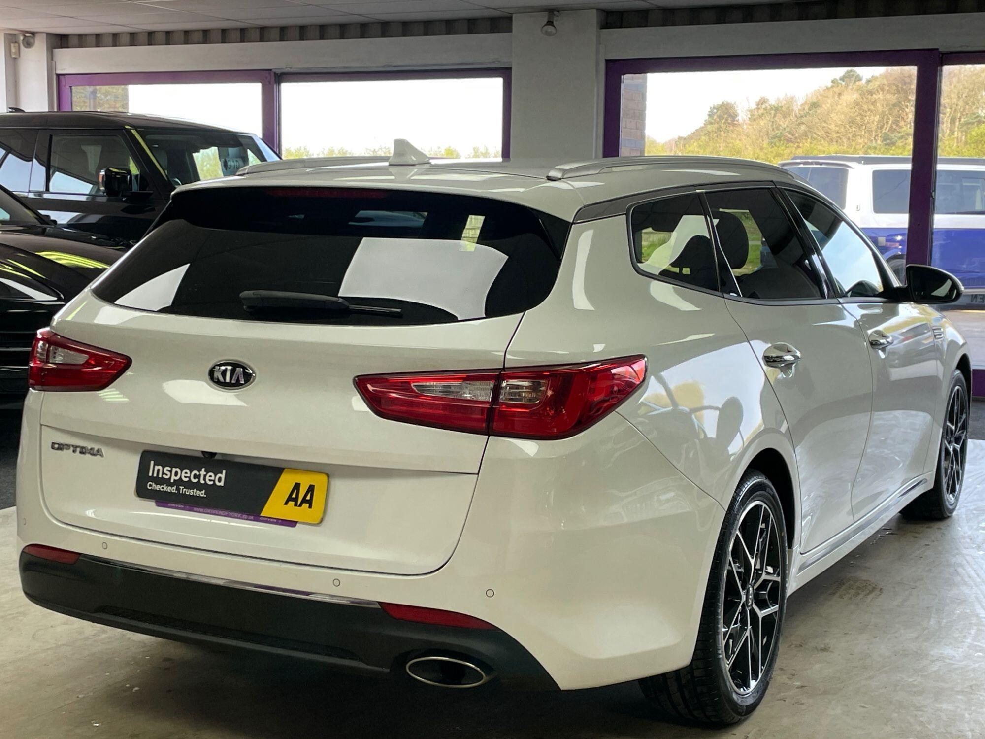 Kia Optima - Image 10