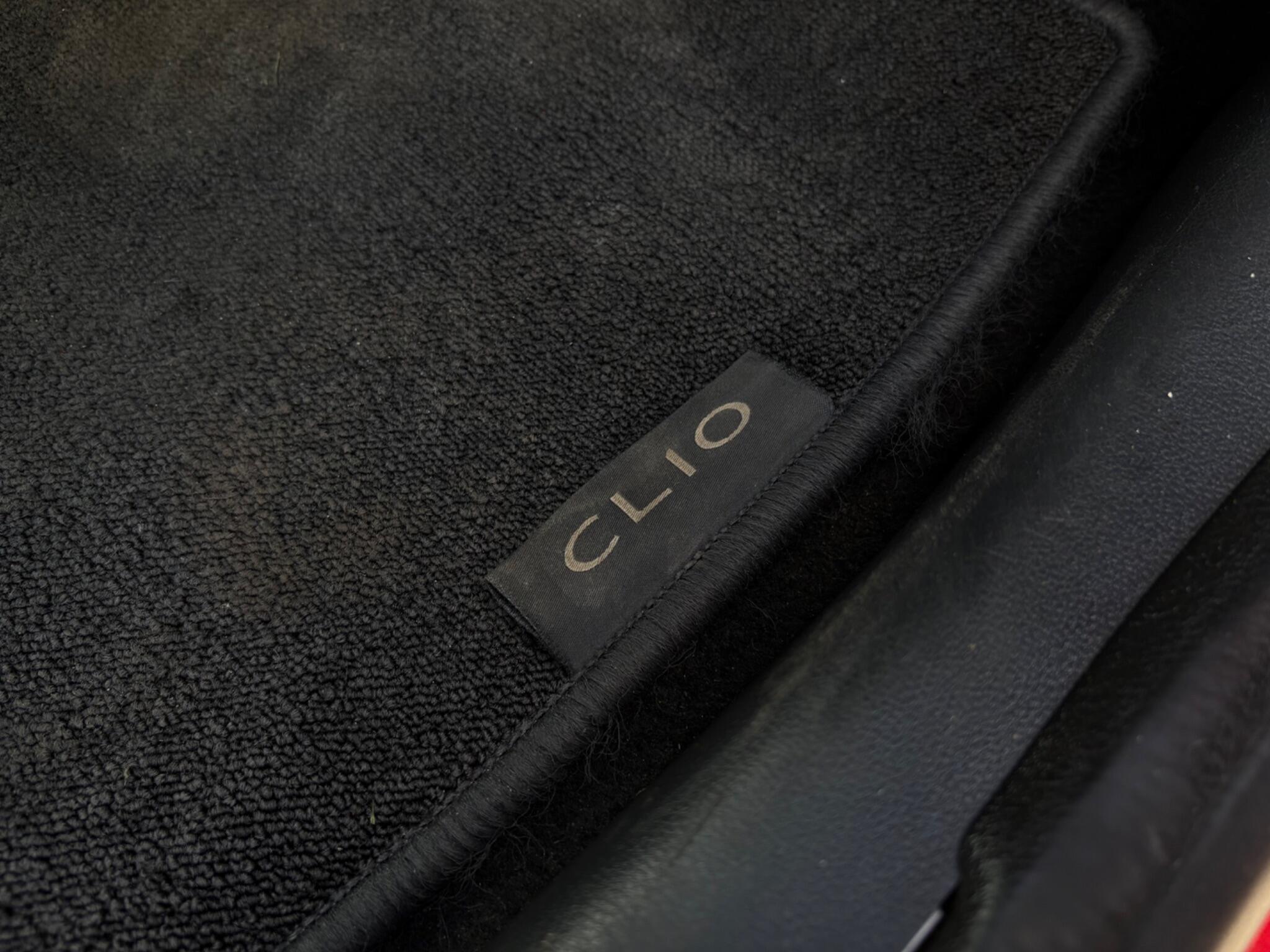 Renault Clio - Image 30