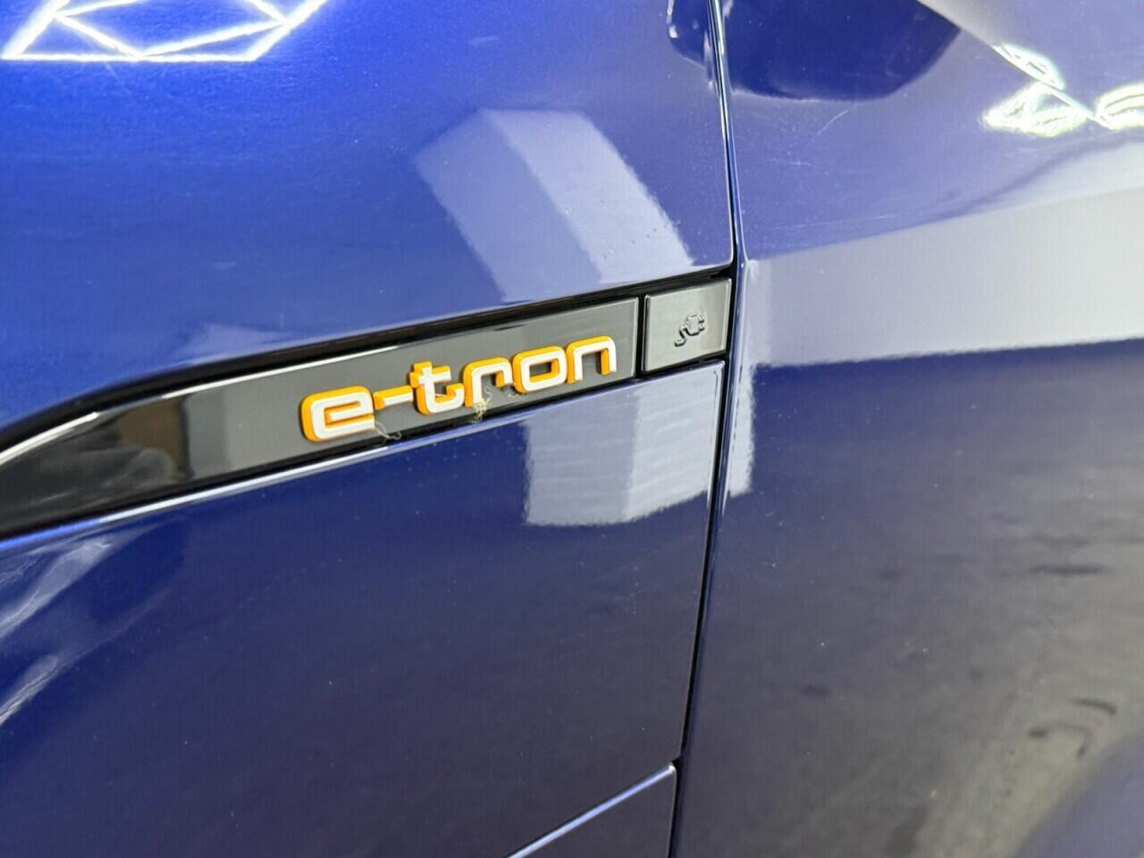 Audi E-Tron - Image 12