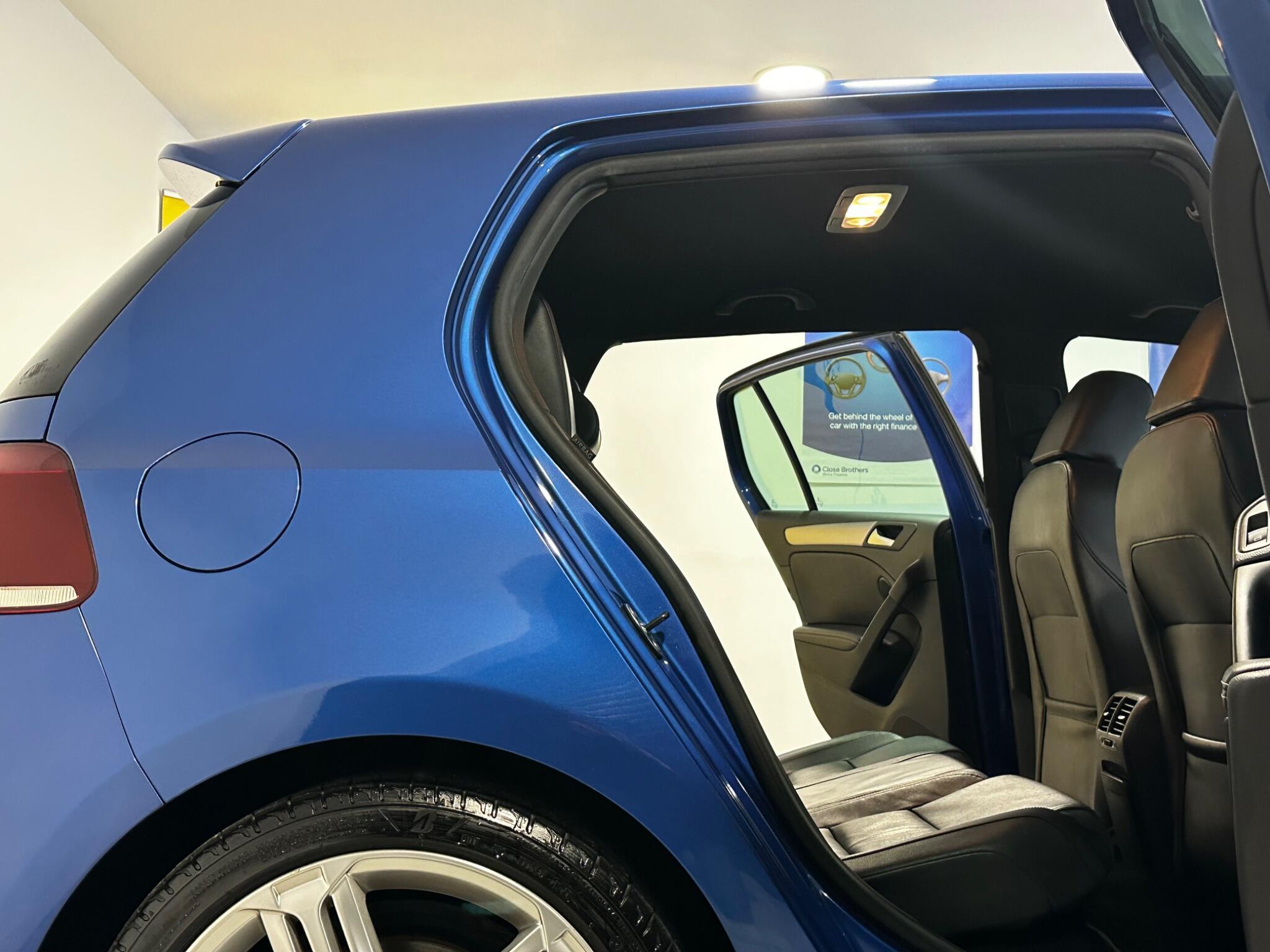 Volkswagen Golf - Image 21
