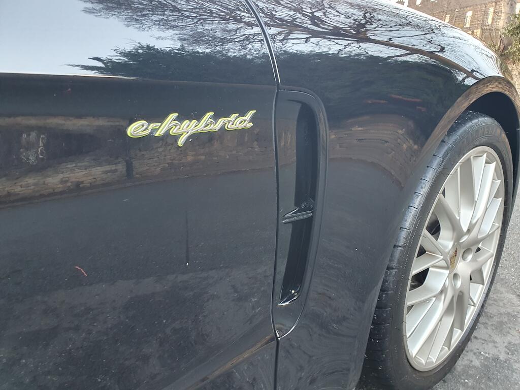 Porsche Panamera - Image 21