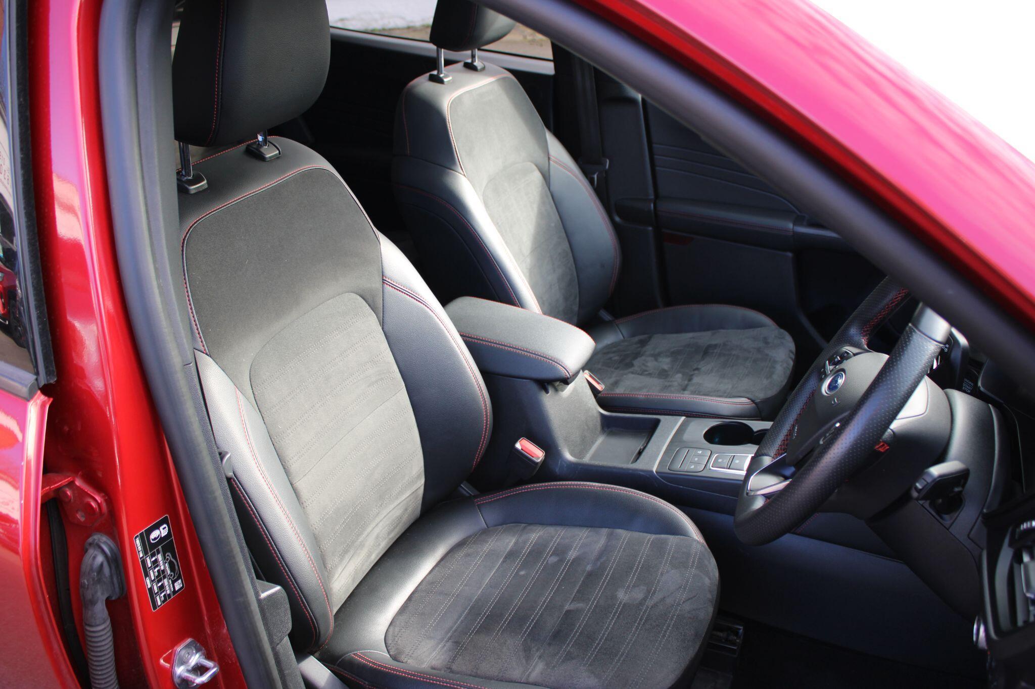 Ford Kuga - Image 11
